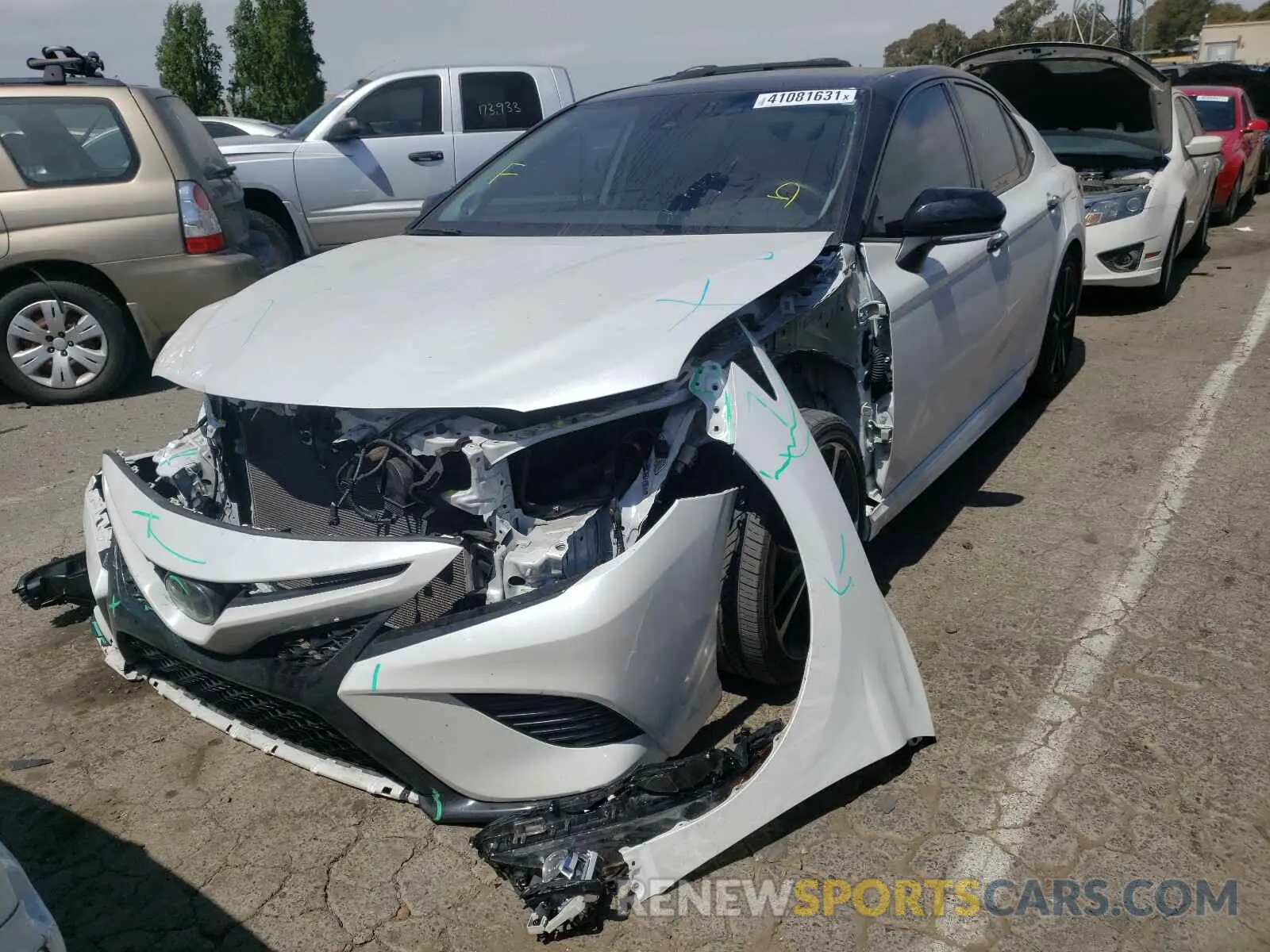 2 Фотография поврежденного автомобиля 4T1B61HK1KU230706 TOYOTA CAMRY 2019