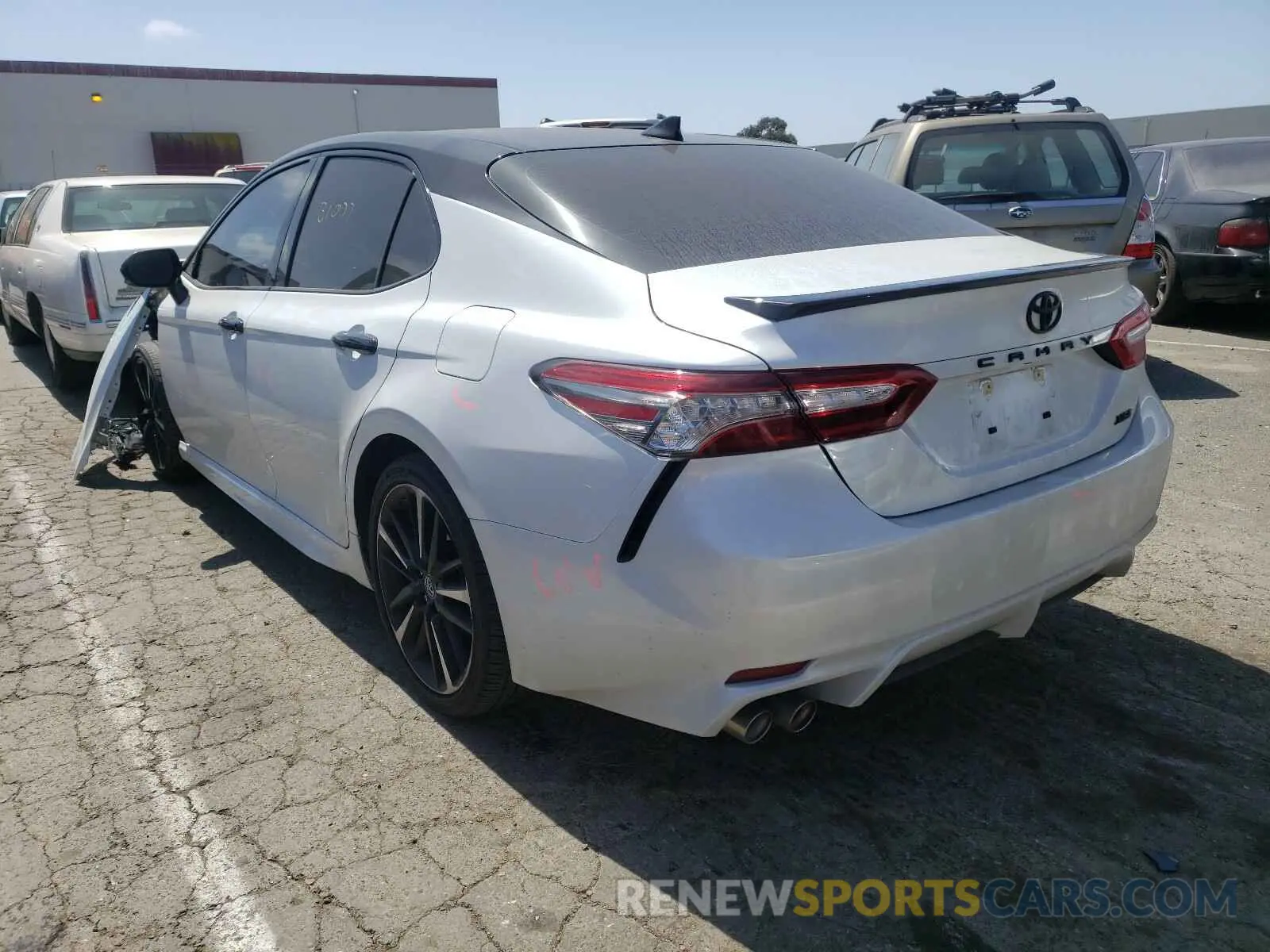 3 Фотография поврежденного автомобиля 4T1B61HK1KU230706 TOYOTA CAMRY 2019