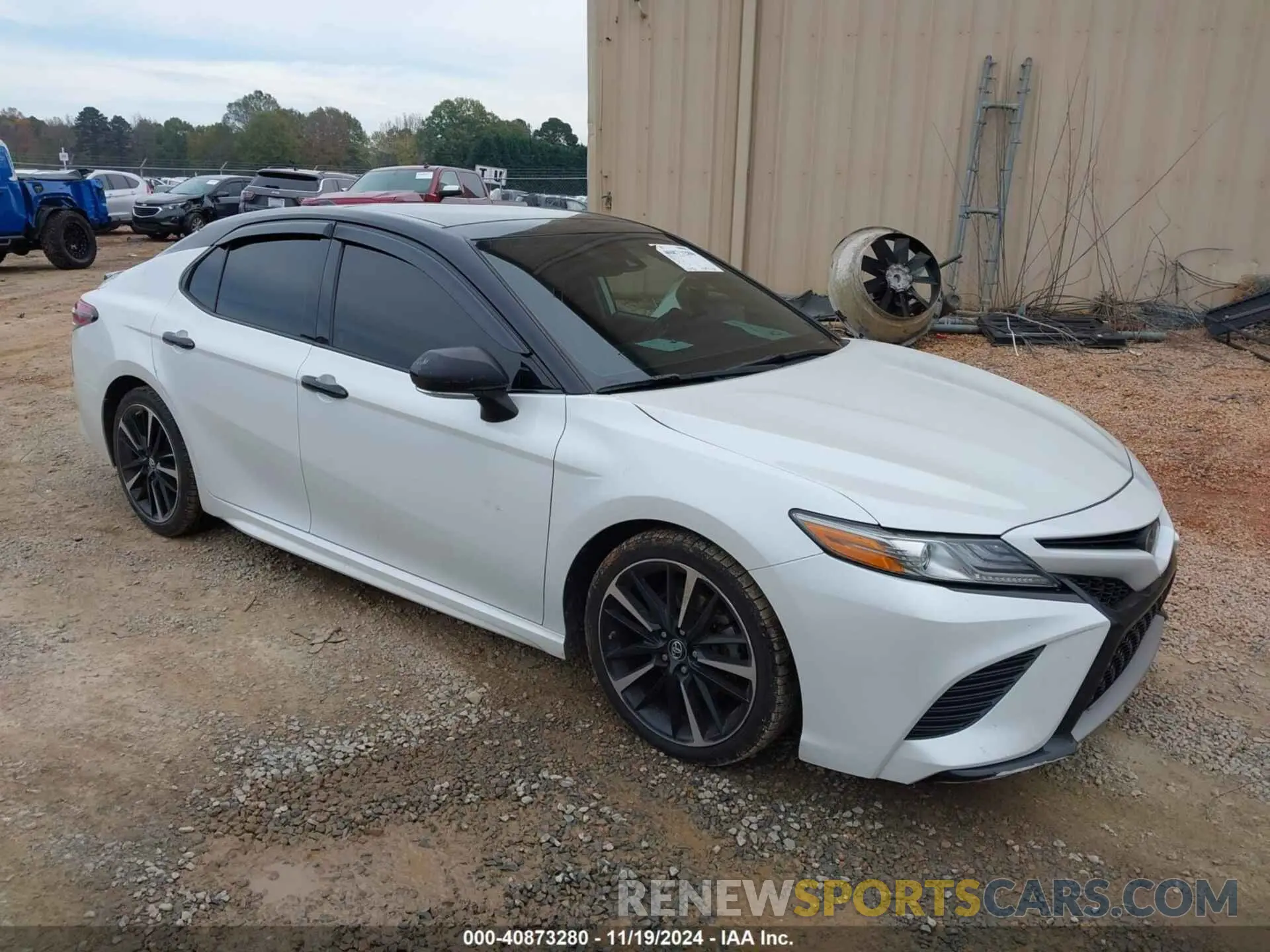 1 Photograph of a damaged car 4T1B61HK1KU235808 TOYOTA CAMRY 2019