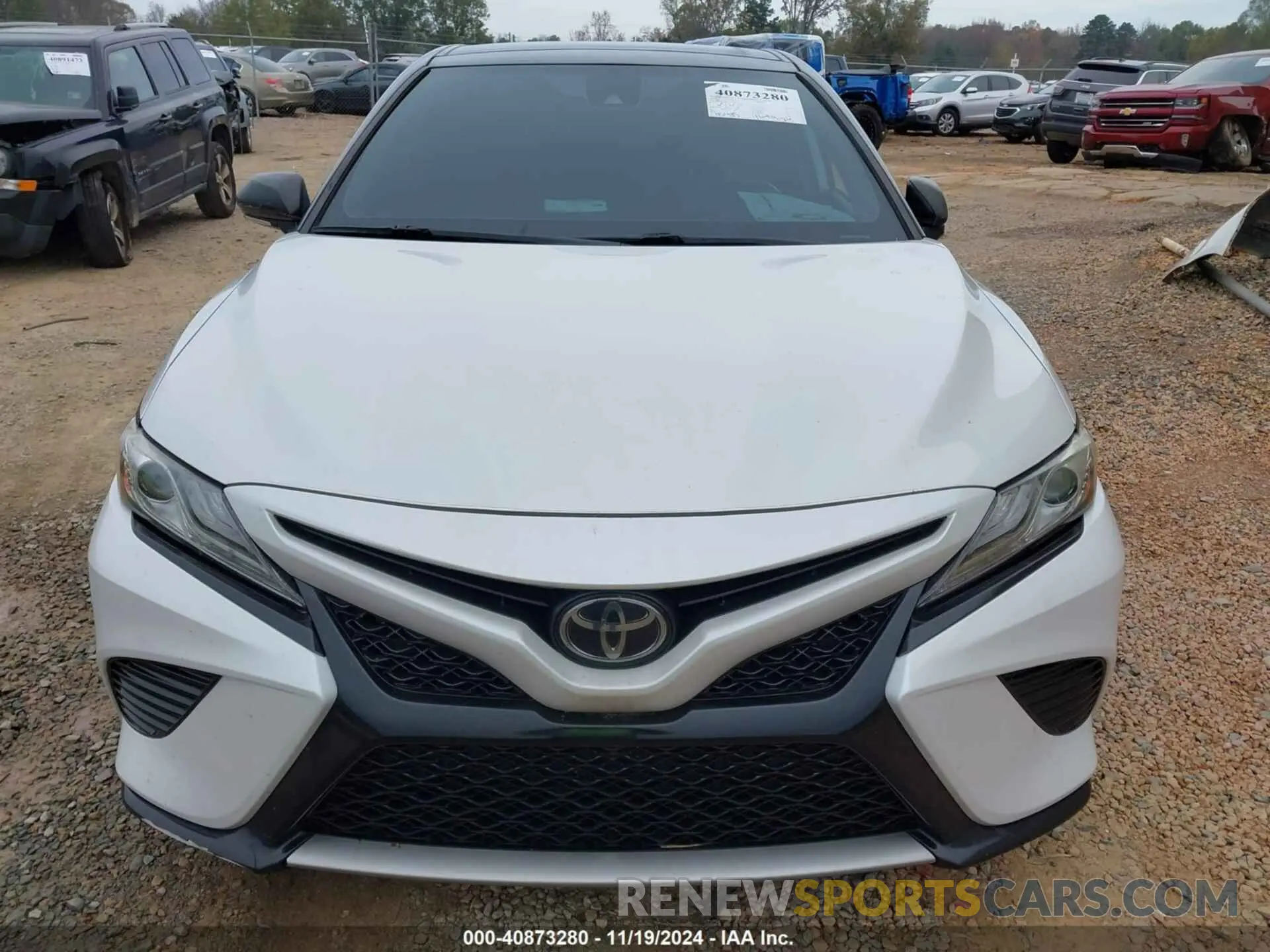 12 Photograph of a damaged car 4T1B61HK1KU235808 TOYOTA CAMRY 2019