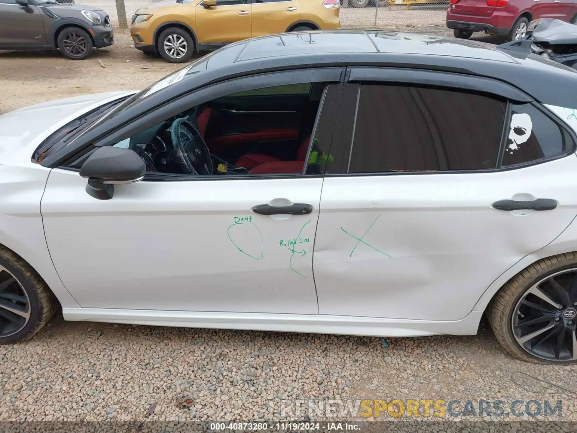 14 Photograph of a damaged car 4T1B61HK1KU235808 TOYOTA CAMRY 2019