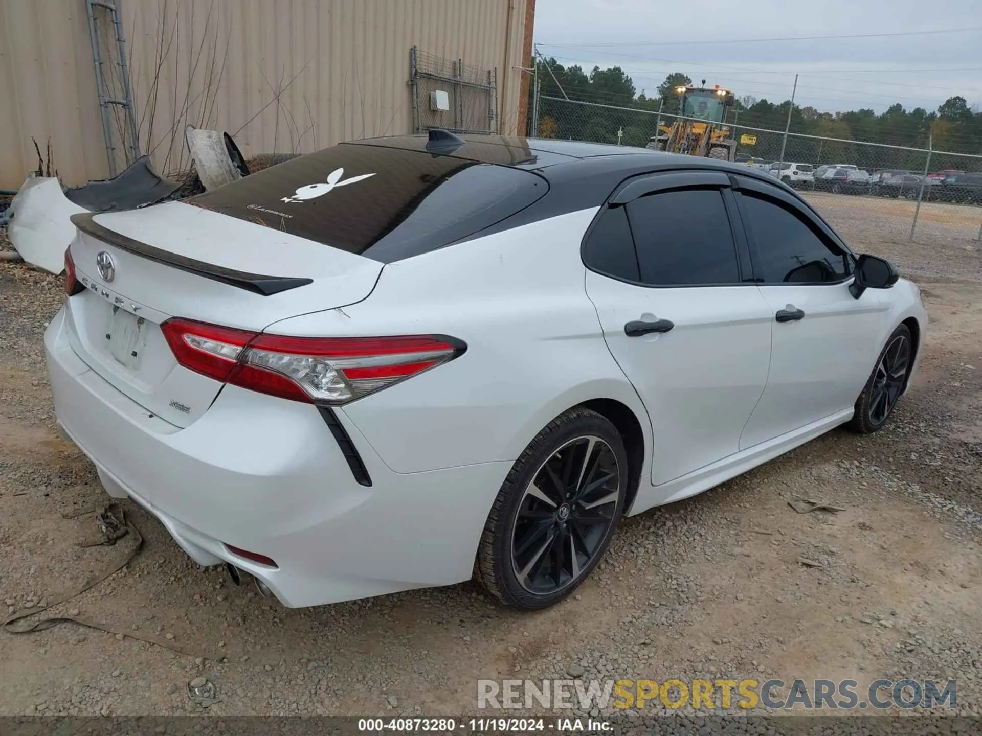 4 Photograph of a damaged car 4T1B61HK1KU235808 TOYOTA CAMRY 2019
