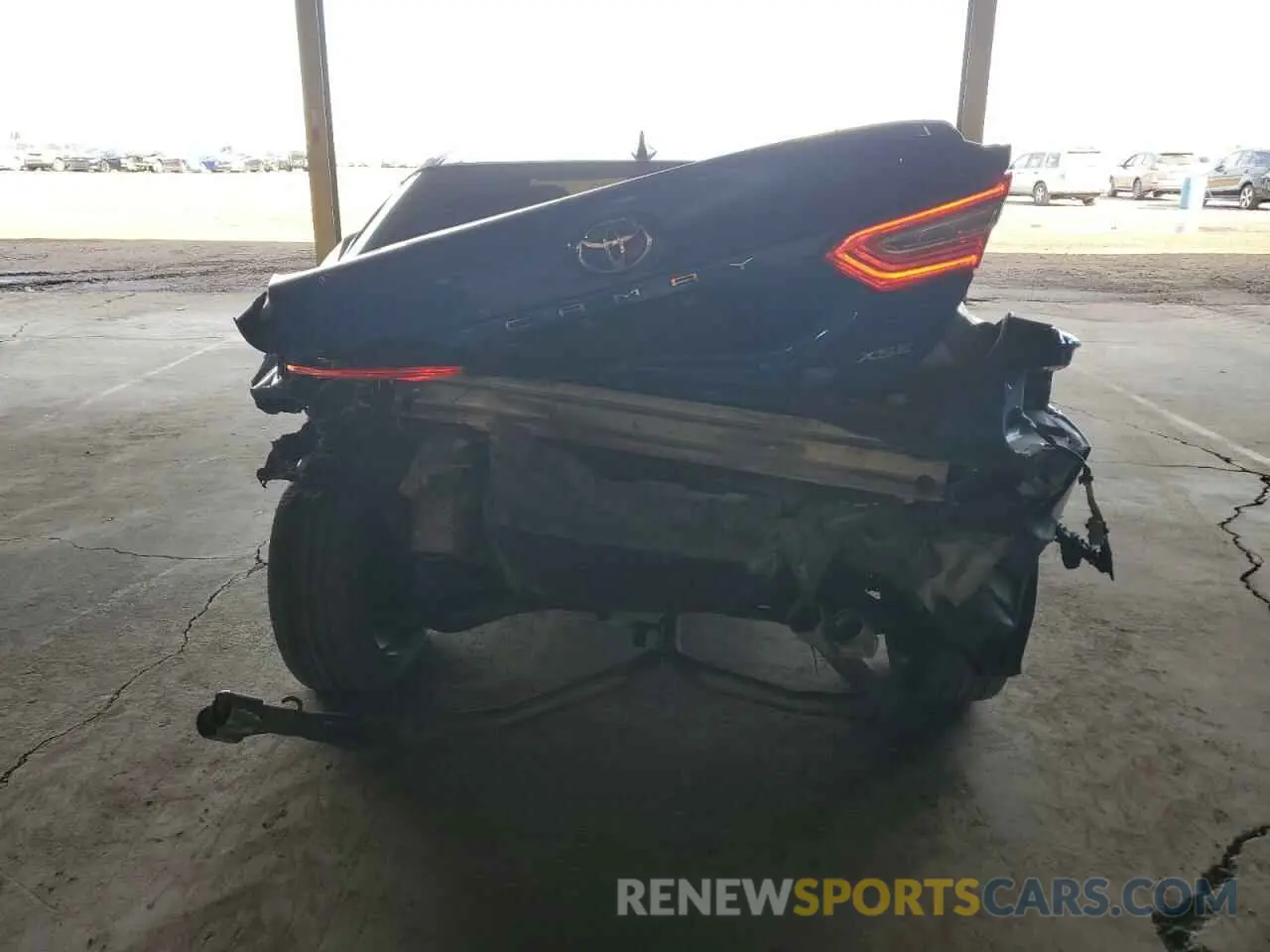 6 Photograph of a damaged car 4T1B61HK1KU286676 TOYOTA CAMRY 2019