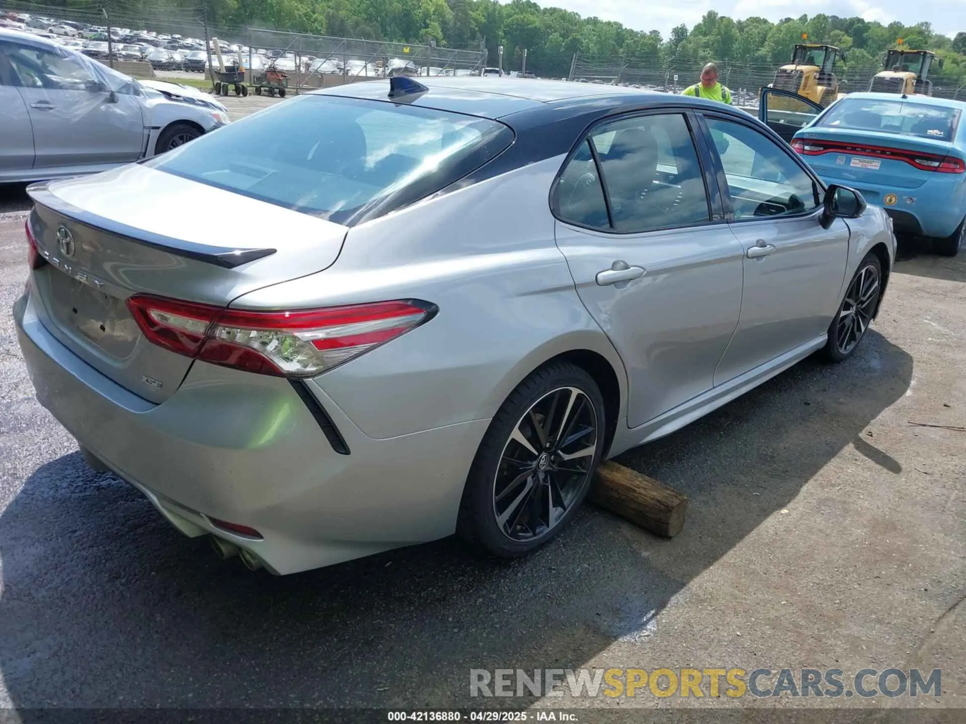 4 Фотография поврежденного автомобиля 4T1B61HK1KU292185 TOYOTA CAMRY 2019