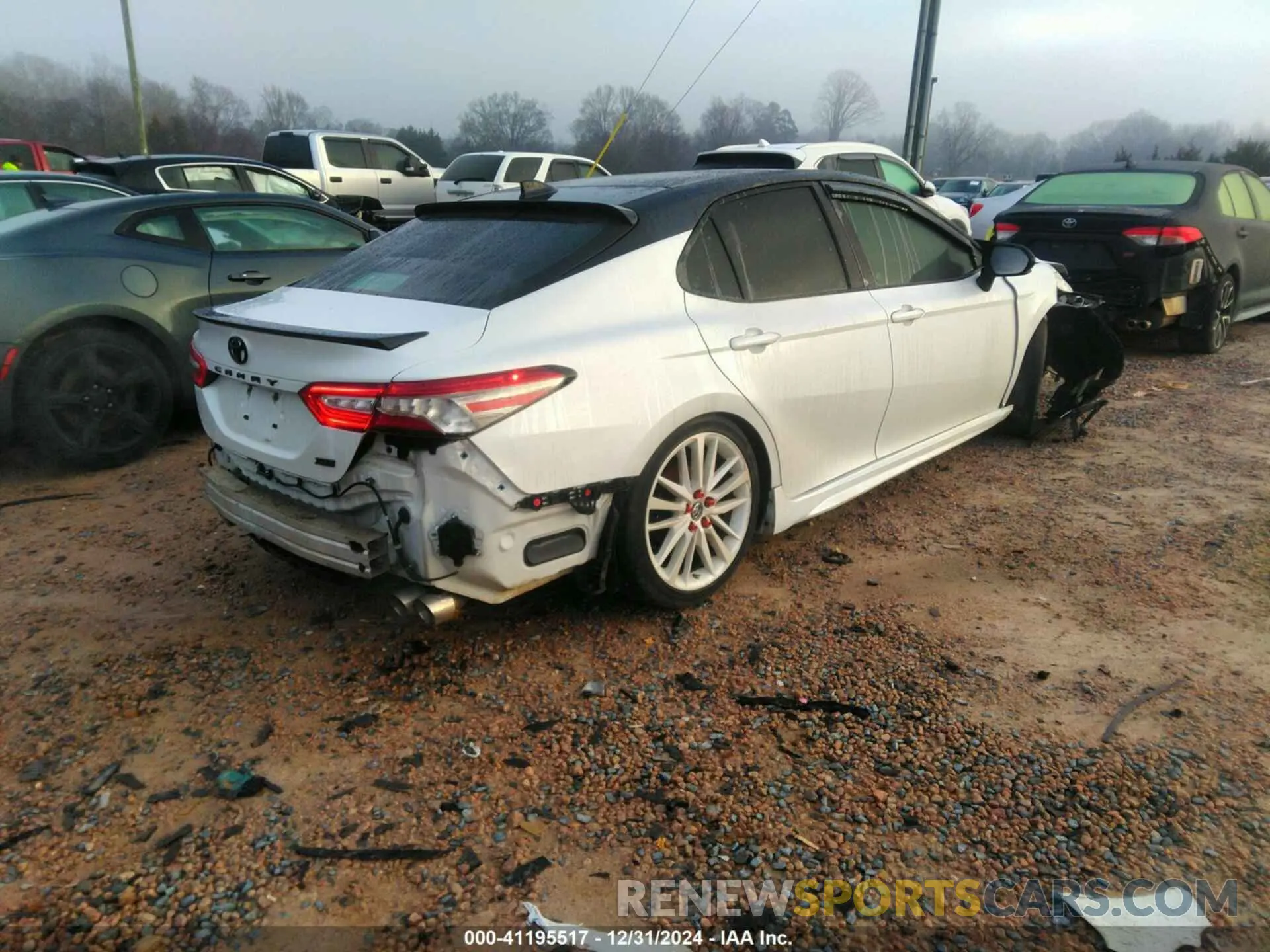 4 Фотография поврежденного автомобиля 4T1B61HK1KU294163 TOYOTA CAMRY 2019