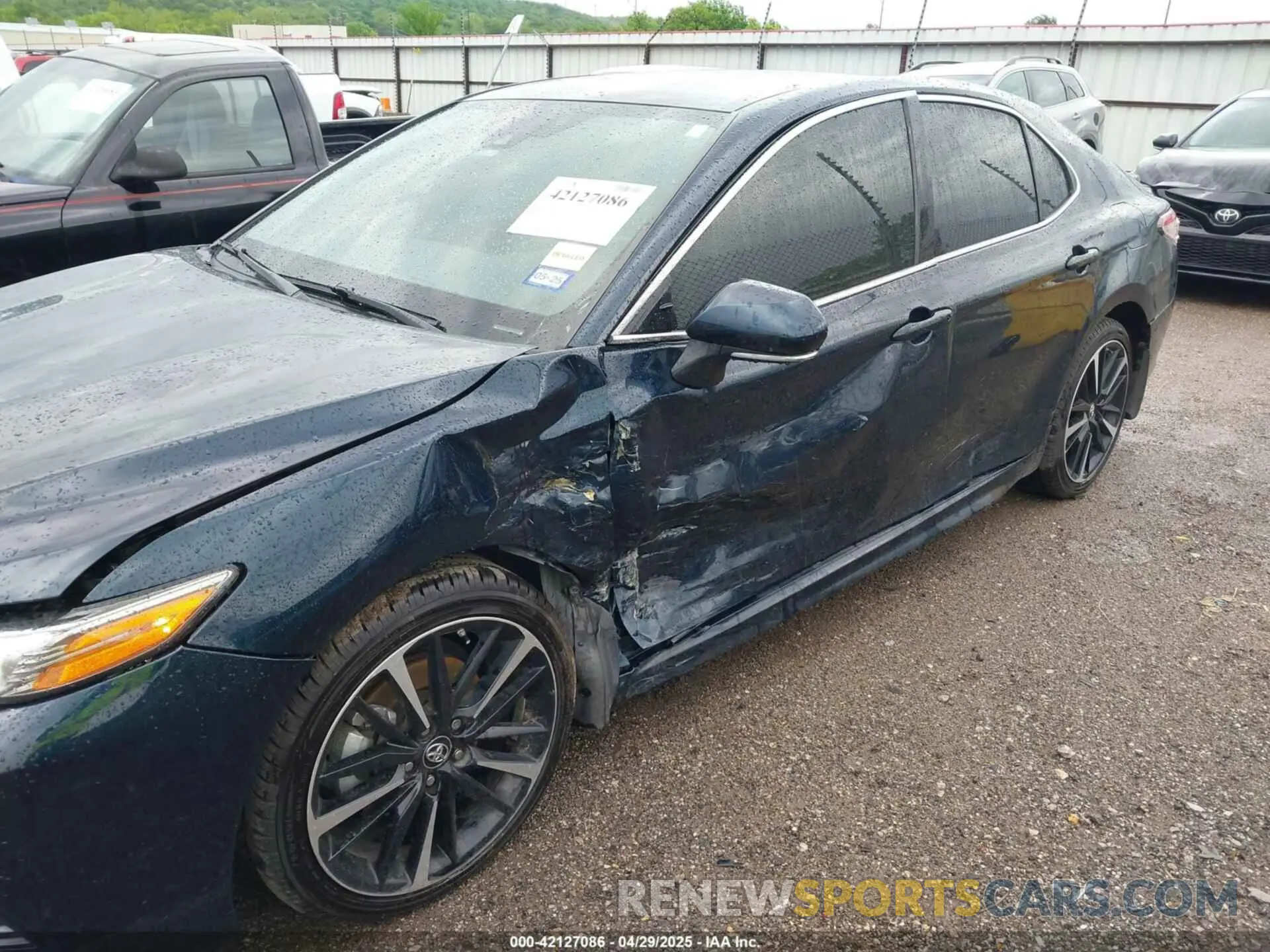 6 Photograph of a damaged car 4T1B61HK1KU704038 TOYOTA CAMRY 2019
