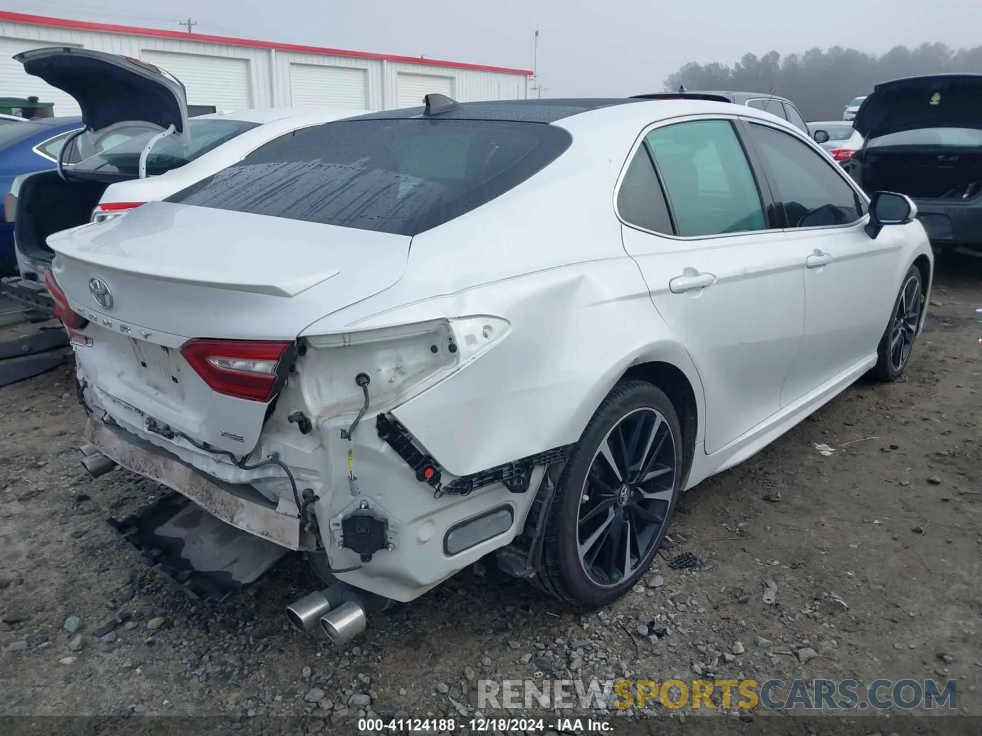 4 Фотография поврежденного автомобиля 4T1B61HK1KU707876 TOYOTA CAMRY 2019