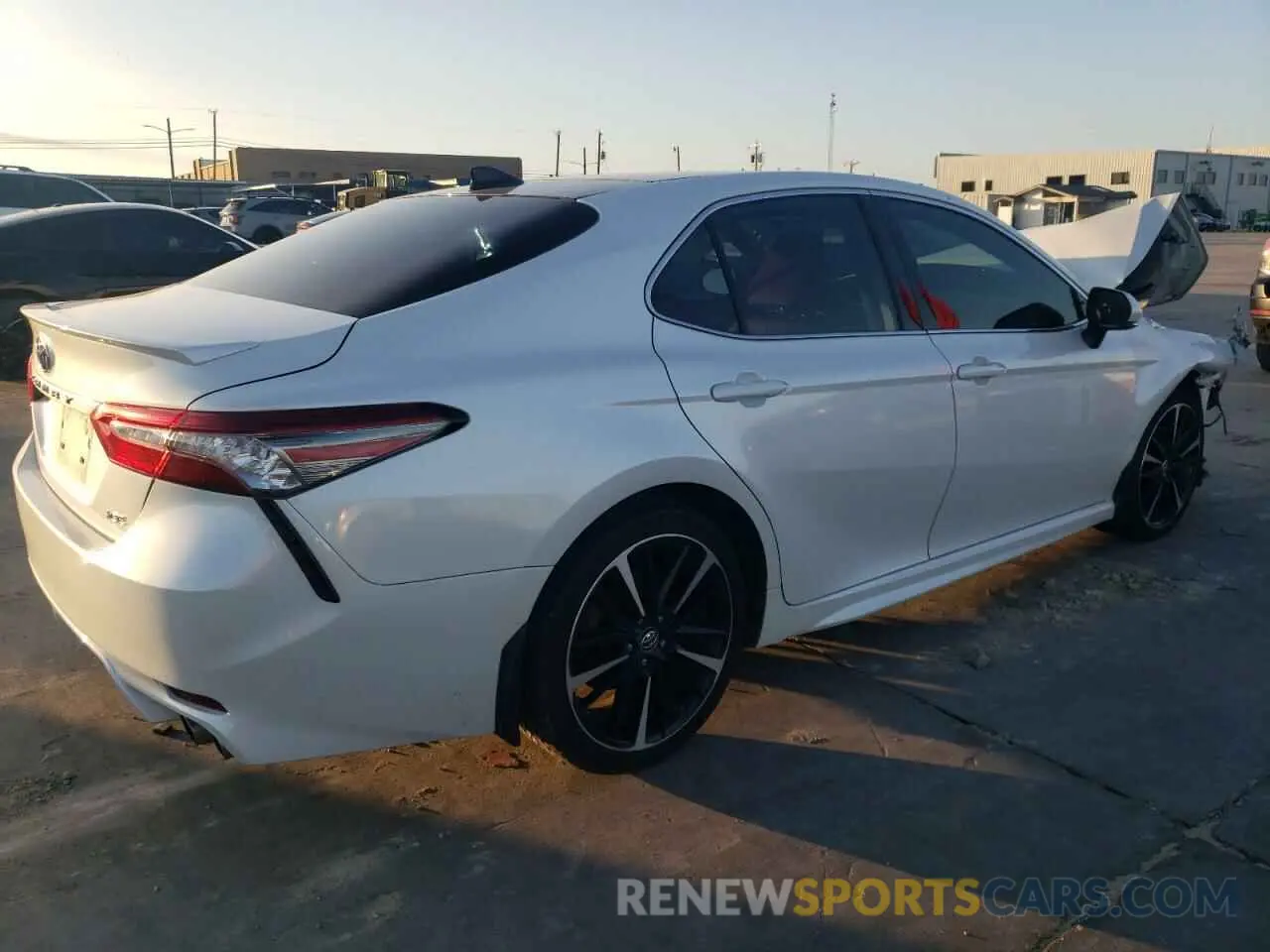 3 Photograph of a damaged car 4T1B61HK1KU721275 TOYOTA CAMRY 2019