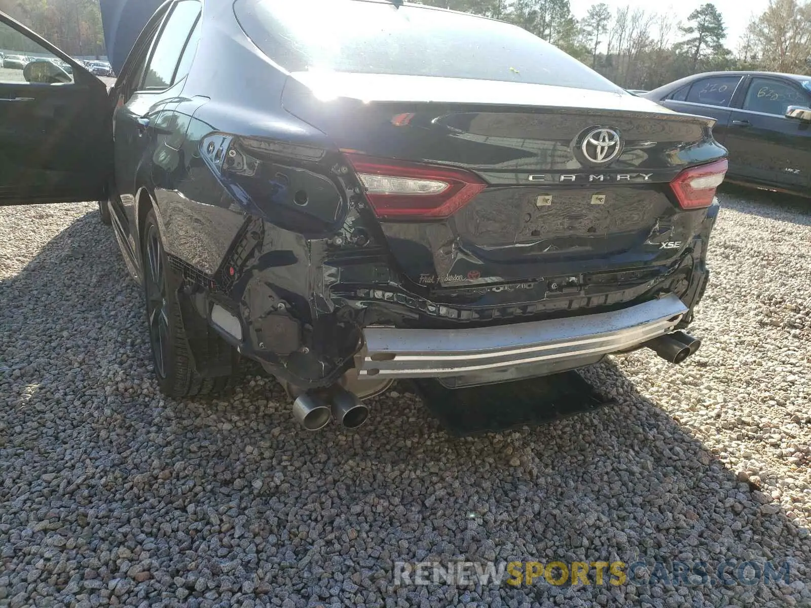 9 Photograph of a damaged car 4T1B61HK1KU737542 TOYOTA CAMRY 2019