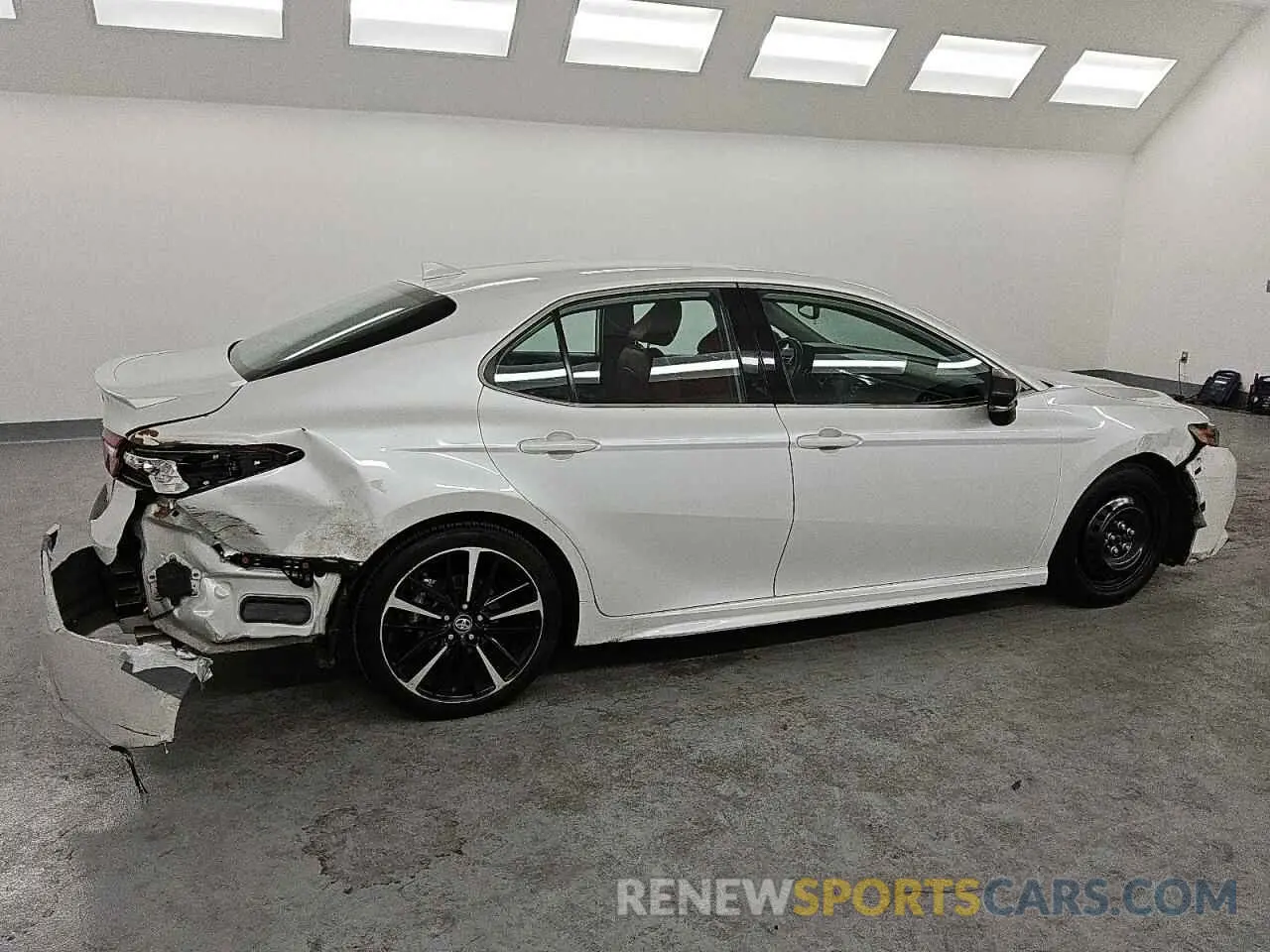 3 Photograph of a damaged car 4T1B61HK1KU742028 TOYOTA CAMRY 2019