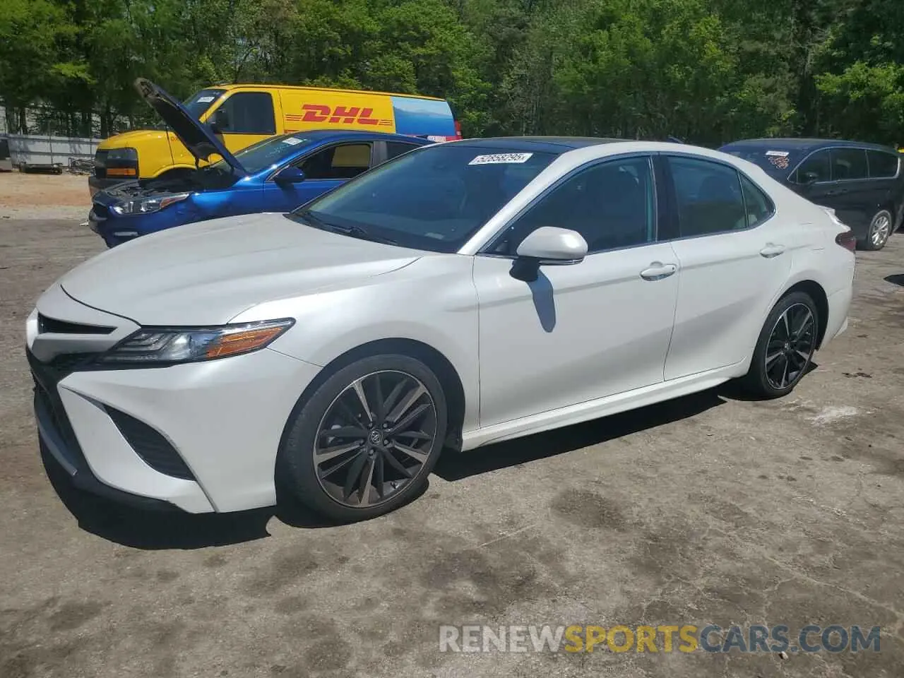 1 Photograph of a damaged car 4T1B61HK1KU756088 TOYOTA CAMRY 2019