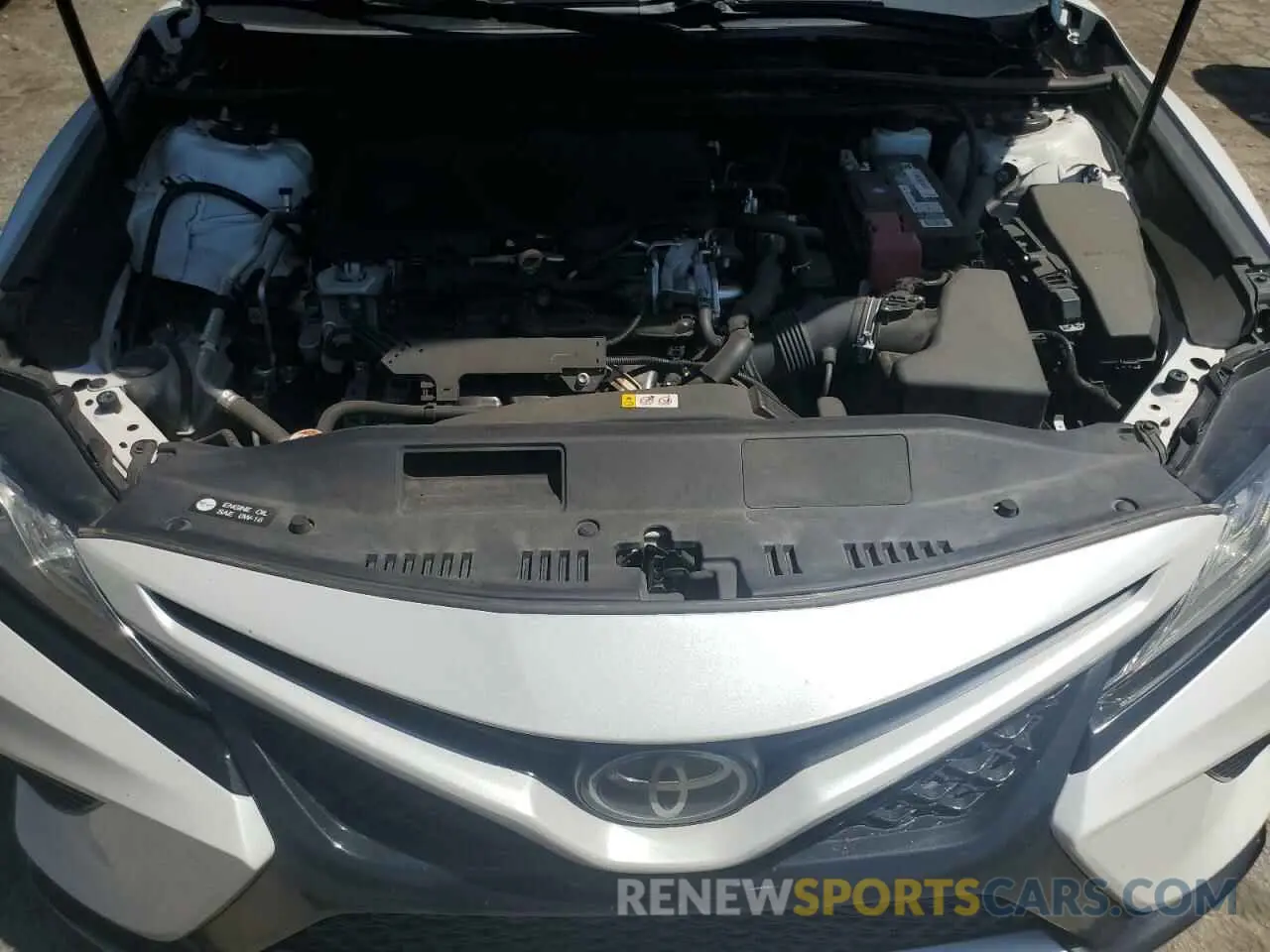 11 Photograph of a damaged car 4T1B61HK1KU756088 TOYOTA CAMRY 2019