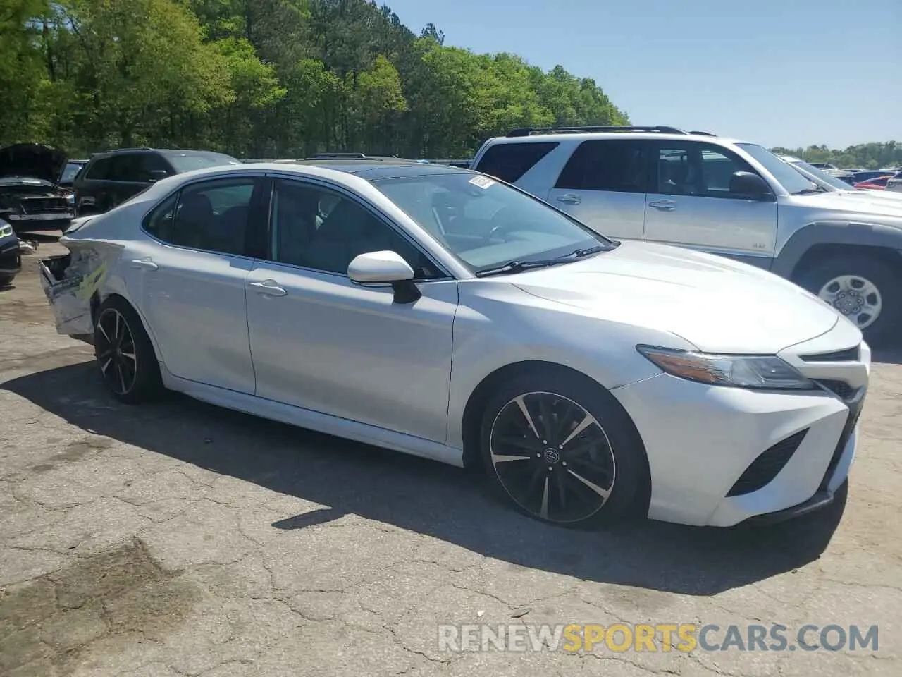 4 Photograph of a damaged car 4T1B61HK1KU756088 TOYOTA CAMRY 2019
