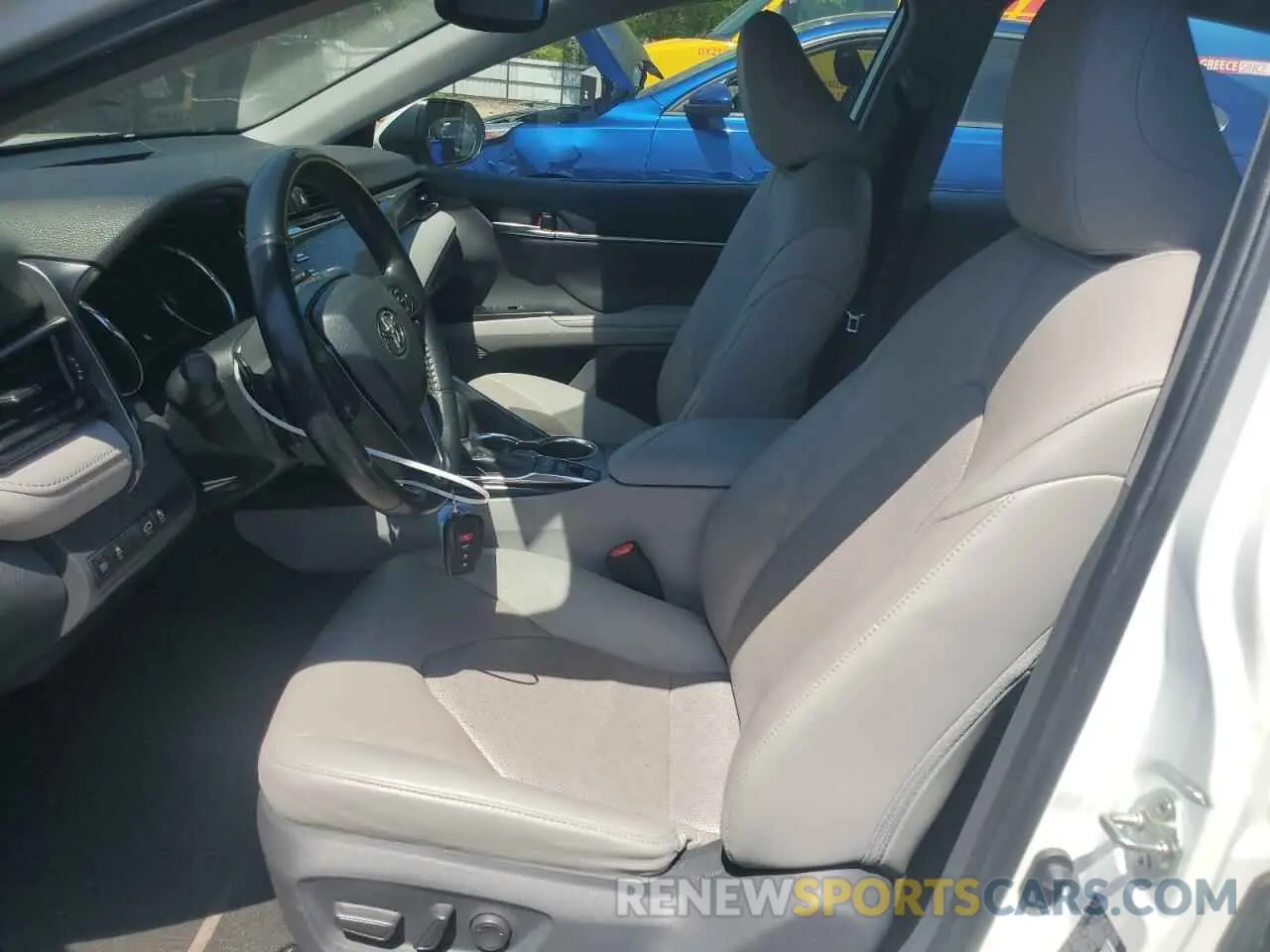 7 Photograph of a damaged car 4T1B61HK1KU756088 TOYOTA CAMRY 2019