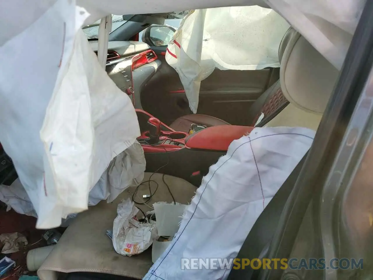 7 Photograph of a damaged car 4T1B61HK1KU817231 TOYOTA CAMRY 2019