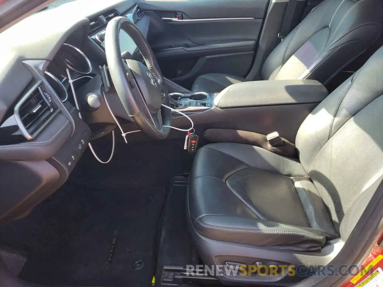 7 Photograph of a damaged car 4T1B61HK2KU169527 TOYOTA CAMRY 2019