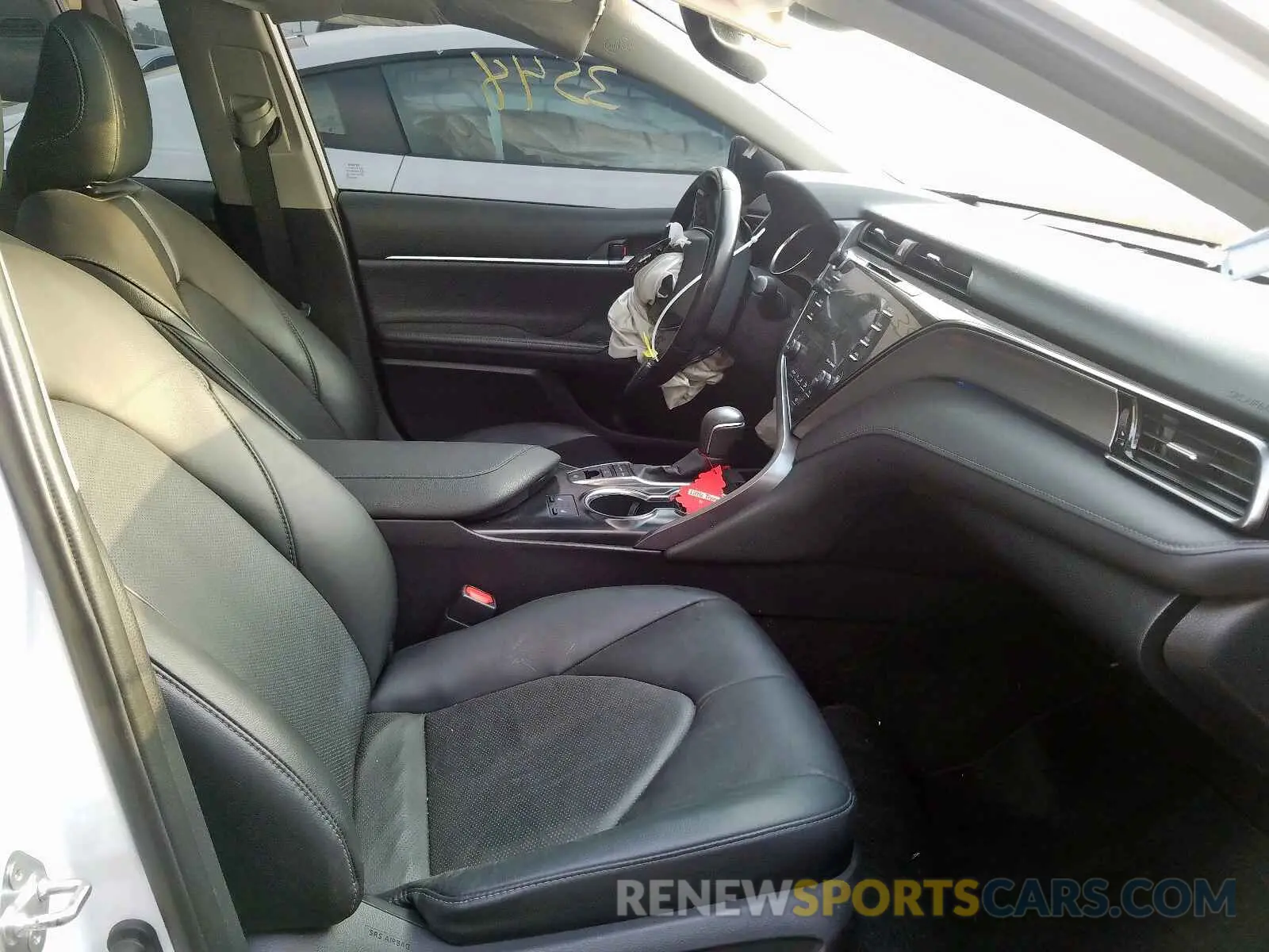 5 Photograph of a damaged car 4T1B61HK2KU177482 TOYOTA CAMRY 2019