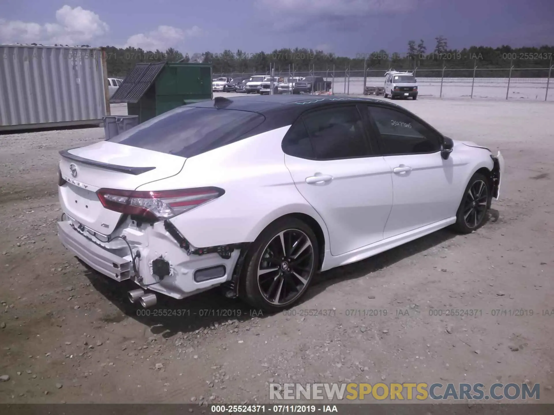 4 Photograph of a damaged car 4T1B61HK2KU182973 TOYOTA CAMRY 2019