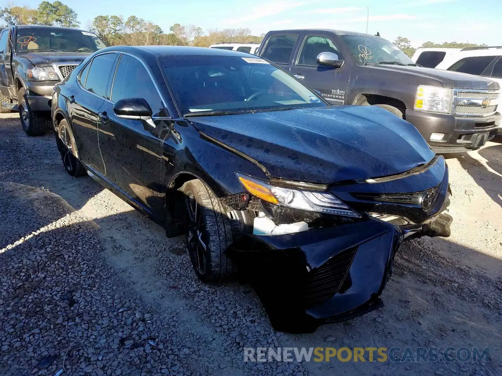 1 Photograph of a damaged car 4T1B61HK2KU710592 TOYOTA CAMRY 2019