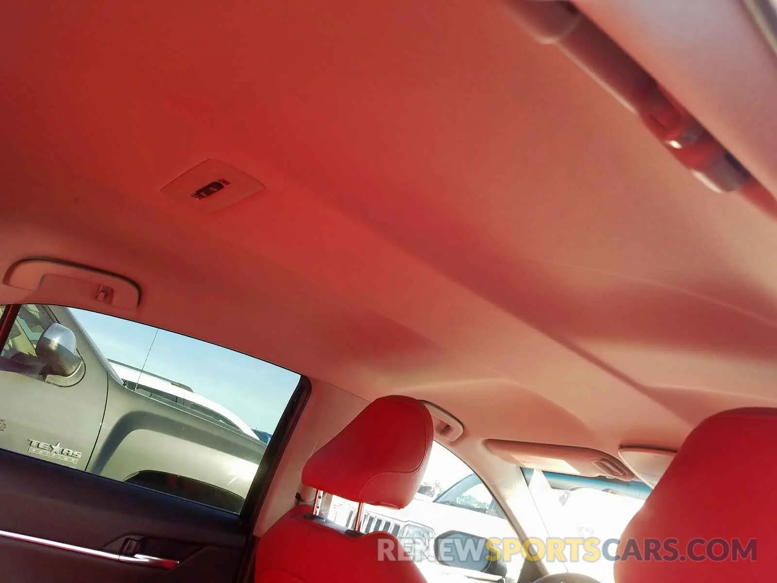 9 Photograph of a damaged car 4T1B61HK2KU710592 TOYOTA CAMRY 2019