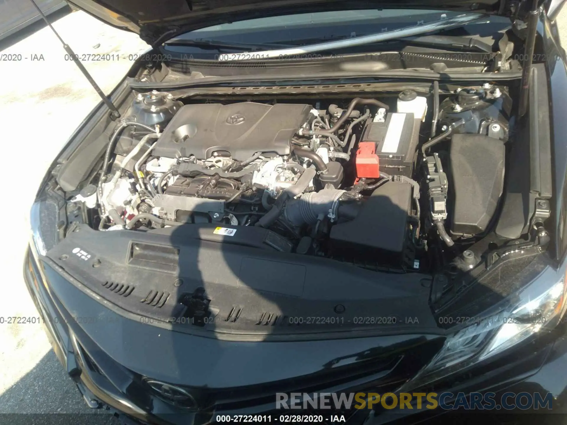 10 Photograph of a damaged car 4T1B61HK2KU719762 TOYOTA CAMRY 2019