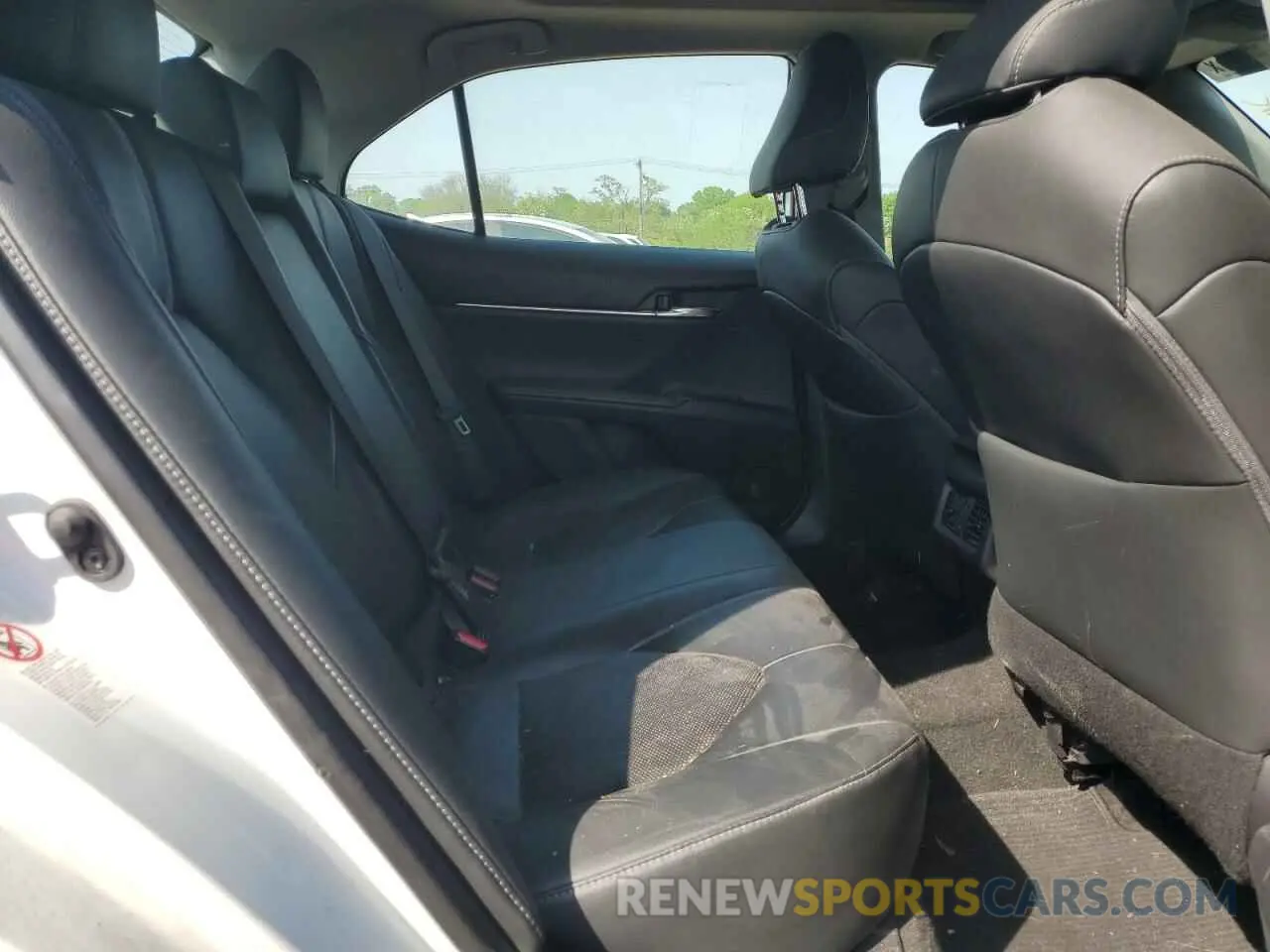 10 Photograph of a damaged car 4T1B61HK2KU731507 TOYOTA CAMRY 2019