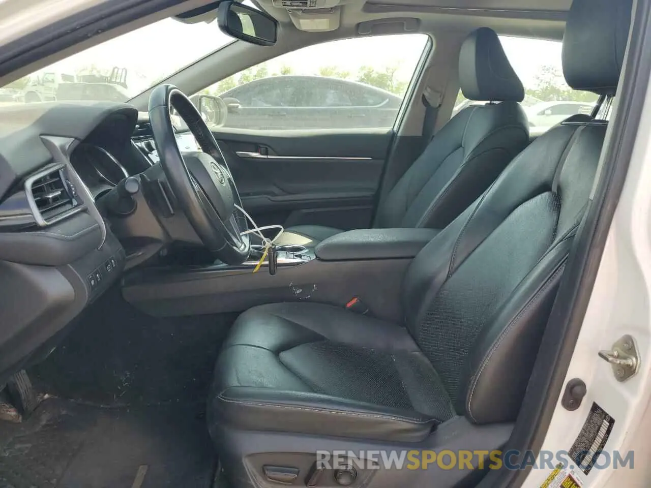 7 Photograph of a damaged car 4T1B61HK2KU731507 TOYOTA CAMRY 2019