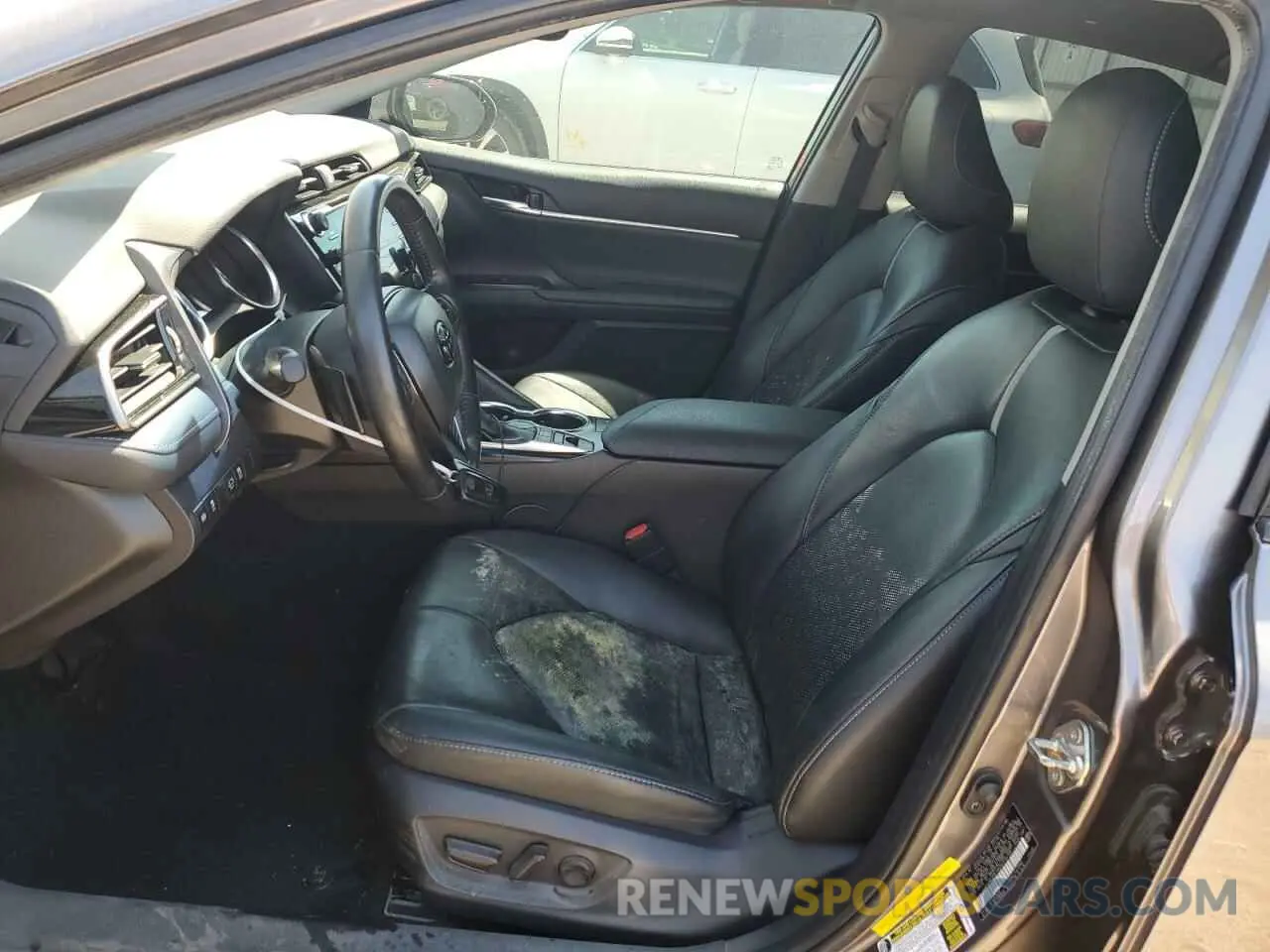 7 Photograph of a damaged car 4T1B61HK2KU735105 TOYOTA CAMRY 2019