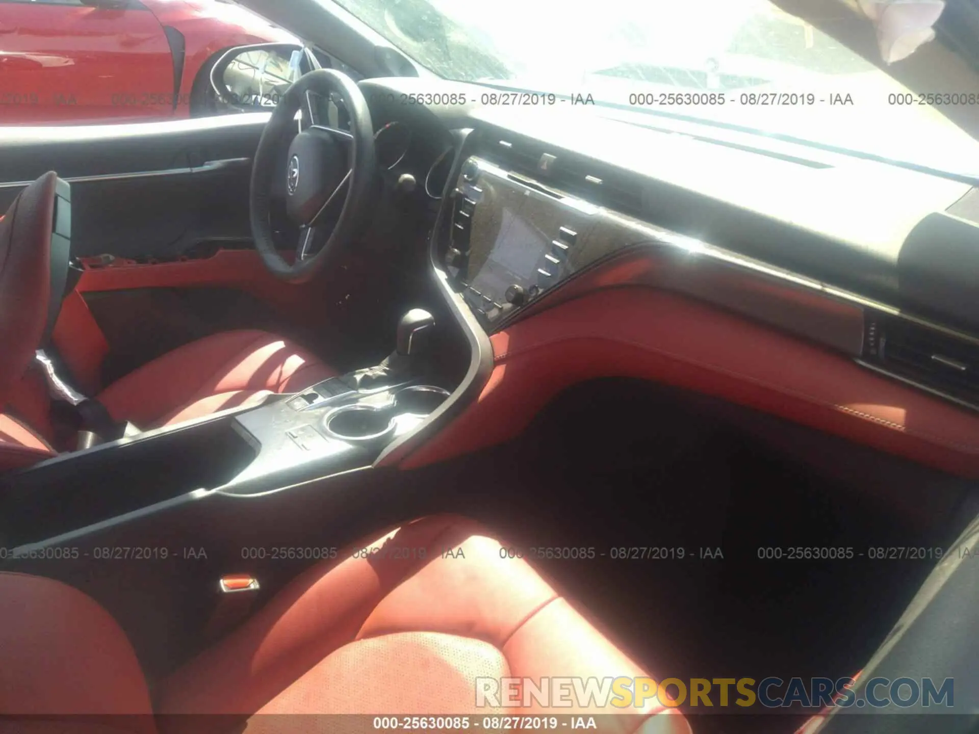 5 Photograph of a damaged car 4T1B61HK2KU735623 TOYOTA CAMRY 2019