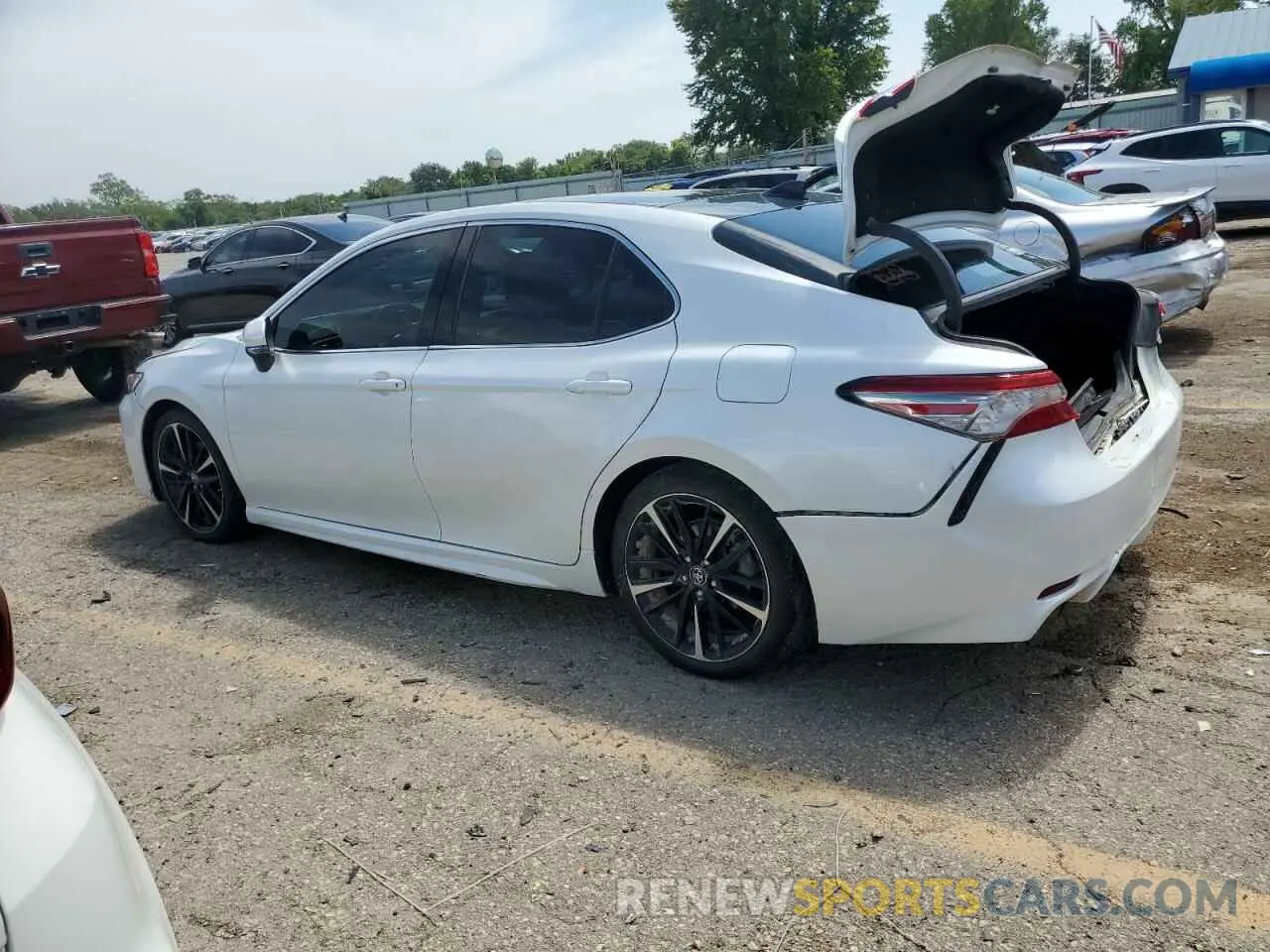 2 Photograph of a damaged car 4T1B61HK2KU736450 TOYOTA CAMRY 2019