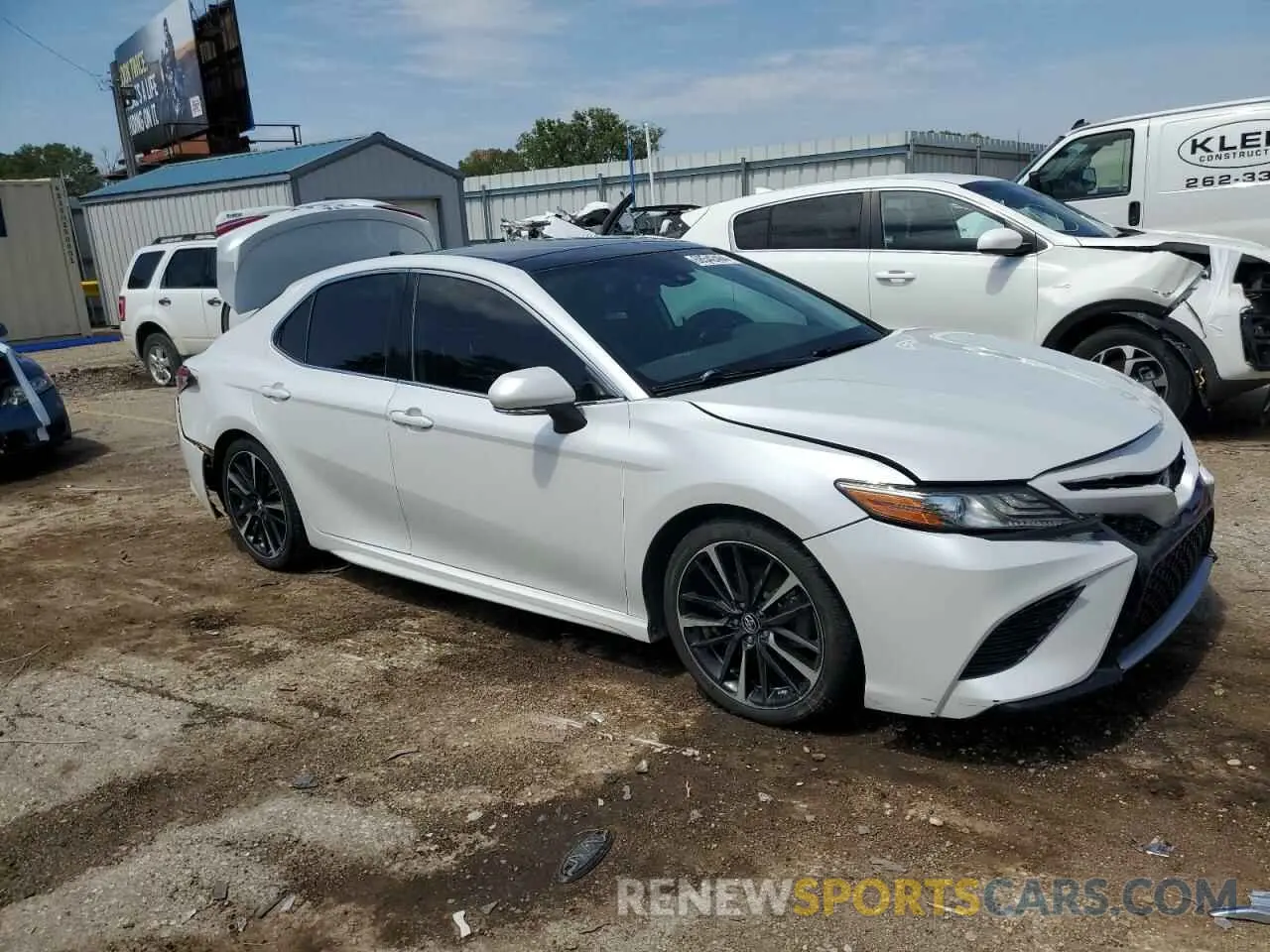 4 Photograph of a damaged car 4T1B61HK2KU736450 TOYOTA CAMRY 2019