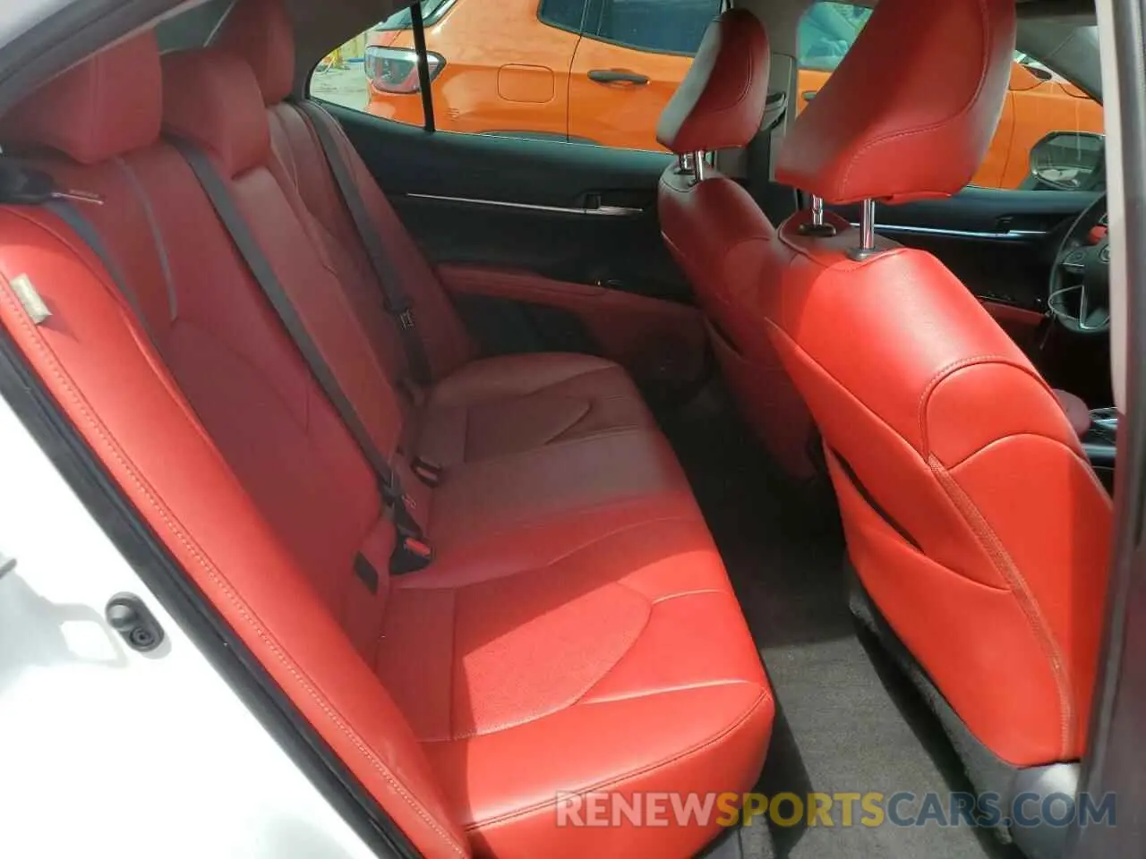 10 Photograph of a damaged car 4T1B61HK2KU797183 TOYOTA CAMRY 2019