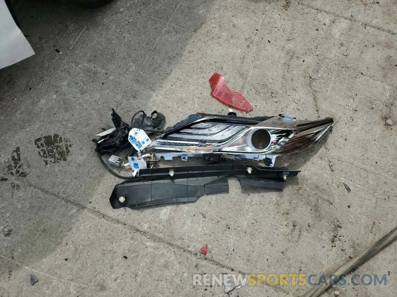12 Photograph of a damaged car 4T1B61HK2KU797183 TOYOTA CAMRY 2019