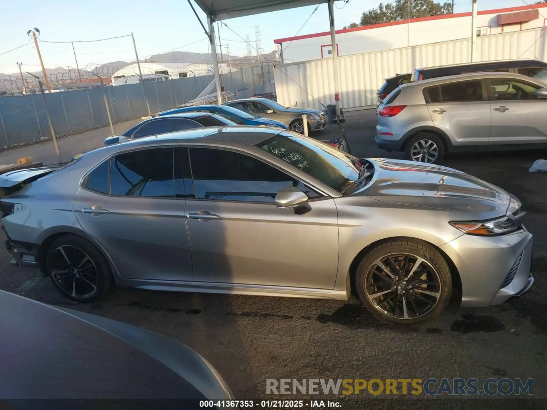 14 Photograph of a damaged car 4T1B61HK2KU808439 TOYOTA CAMRY 2019