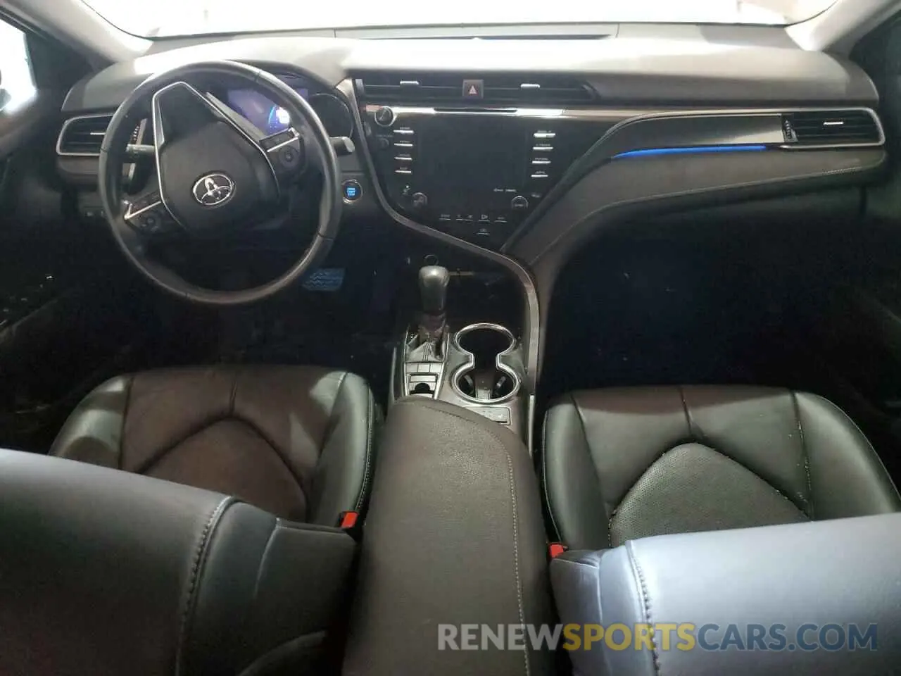 8 Photograph of a damaged car 4T1B61HK2KU828559 TOYOTA CAMRY 2019