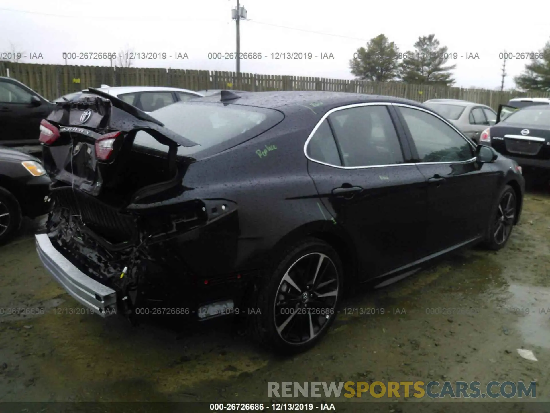 4 Photograph of a damaged car 4T1B61HK2KU841411 TOYOTA CAMRY 2019