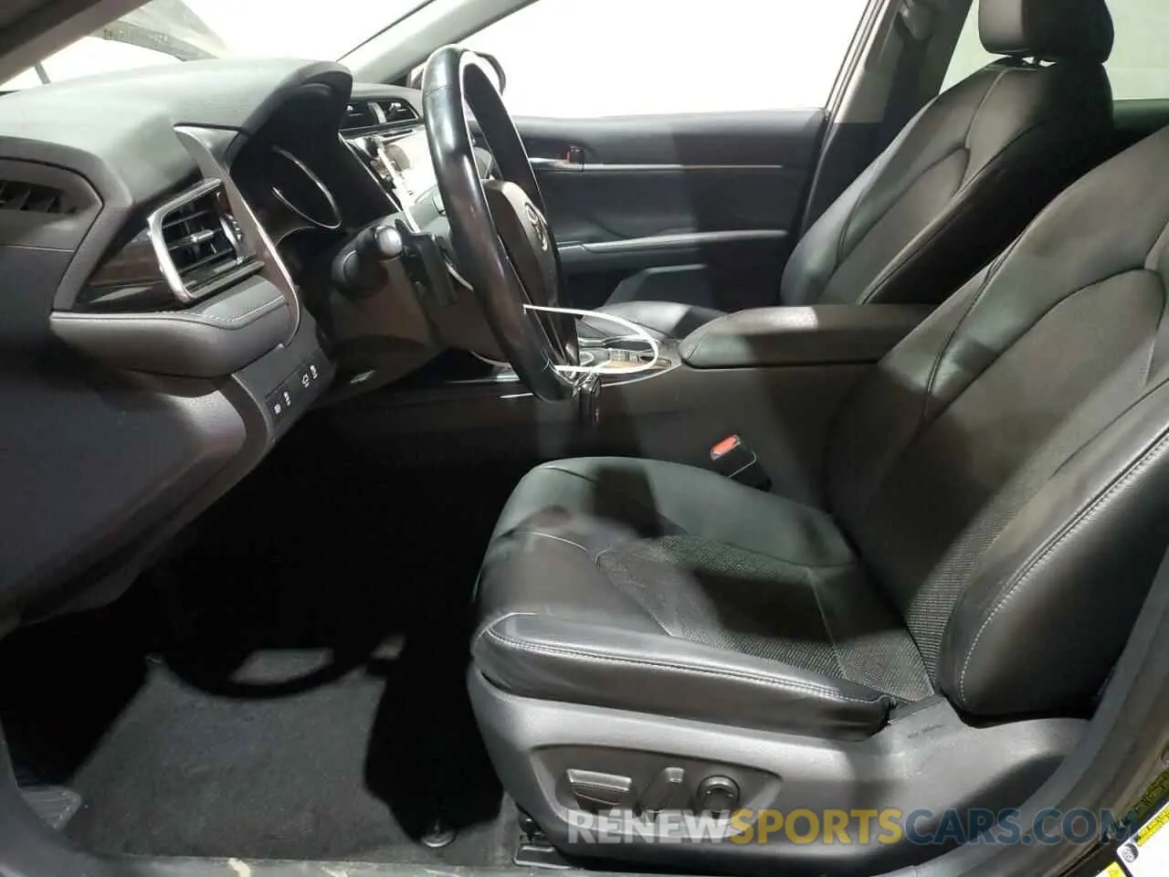 7 Photograph of a damaged car 4T1B61HK3KU169732 TOYOTA CAMRY 2019