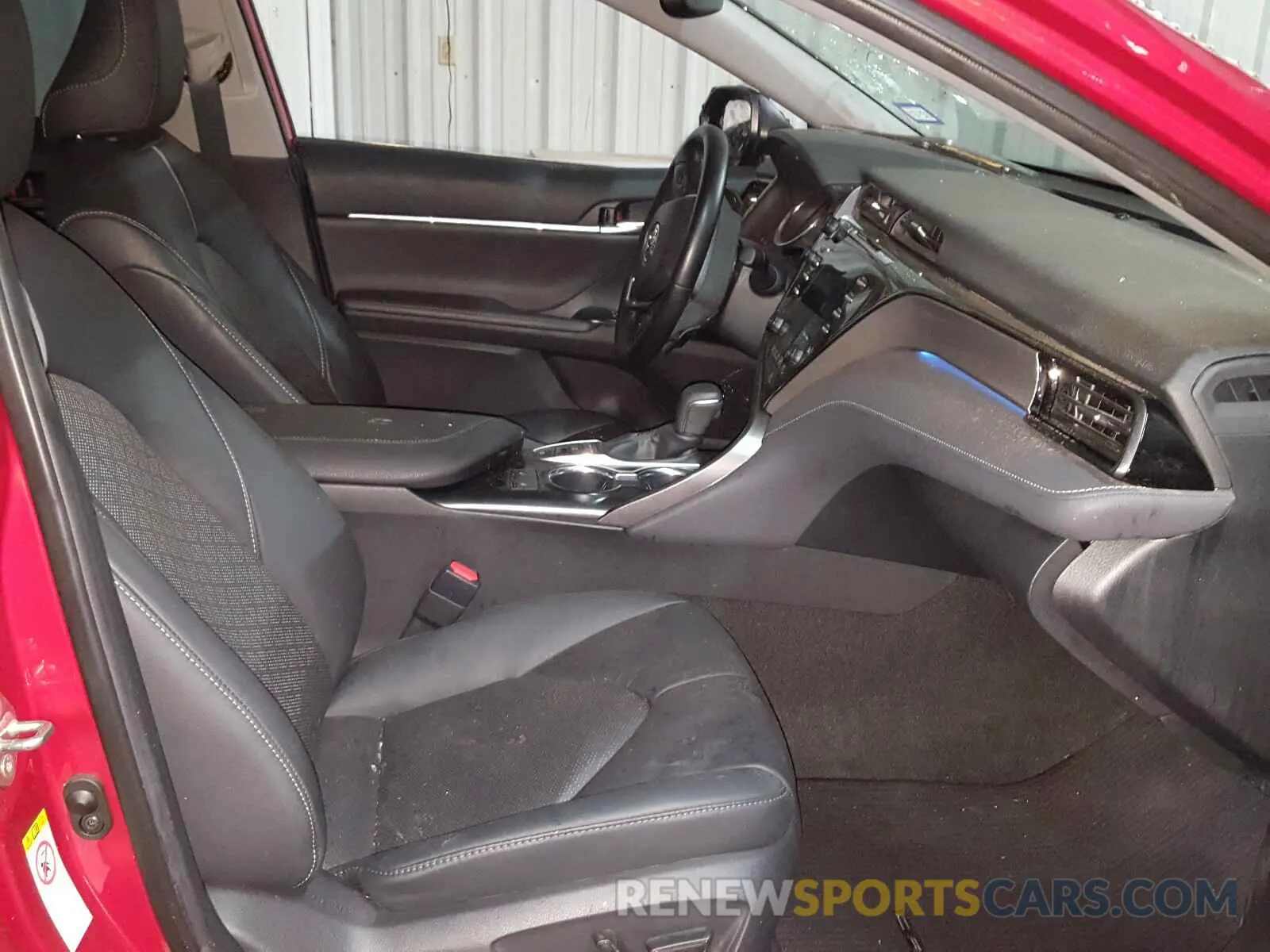 5 Photograph of a damaged car 4T1B61HK3KU179774 TOYOTA CAMRY 2019