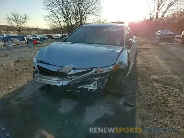 10 Photograph of a damaged car 4T1B61HK3KU227757 TOYOTA CAMRY 2019
