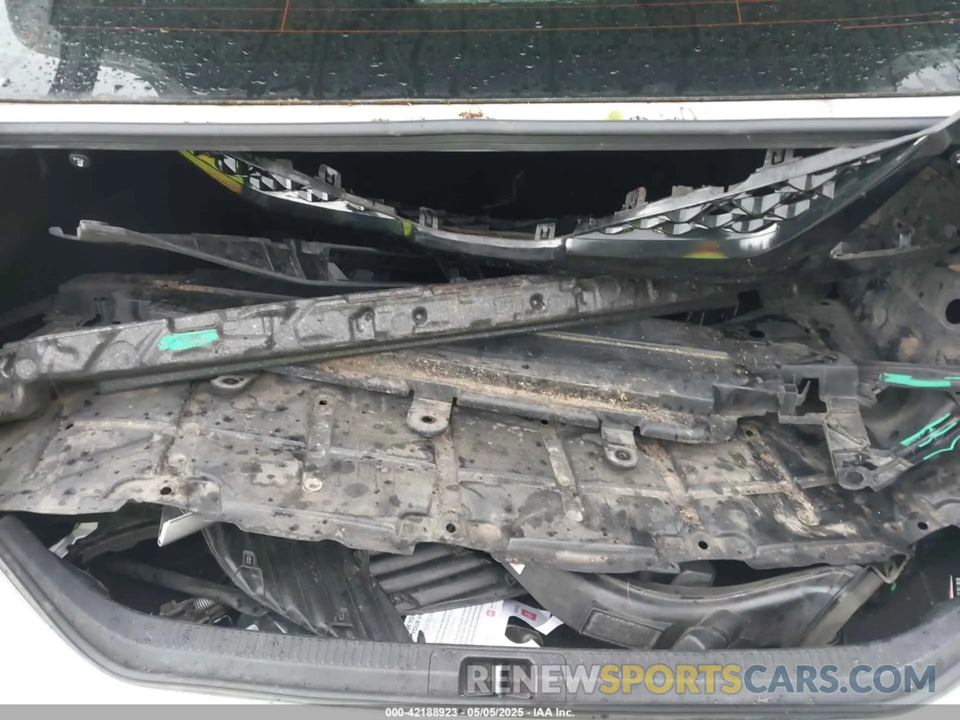 12 Photograph of a damaged car 4T1B61HK3KU299509 TOYOTA CAMRY 2019