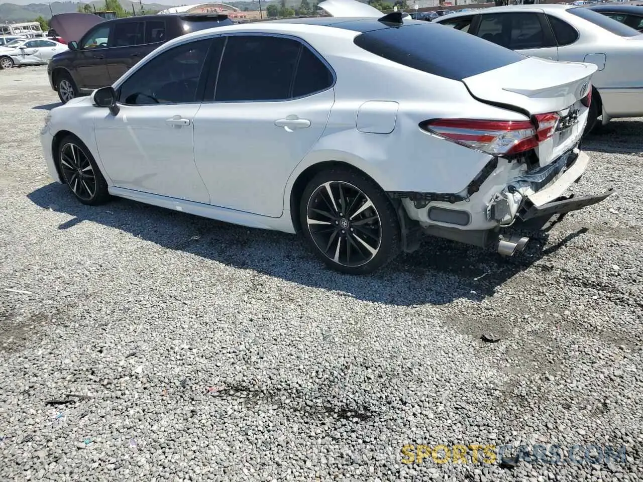 2 Фотография поврежденного автомобиля 4T1B61HK3KU682883 TOYOTA CAMRY 2019