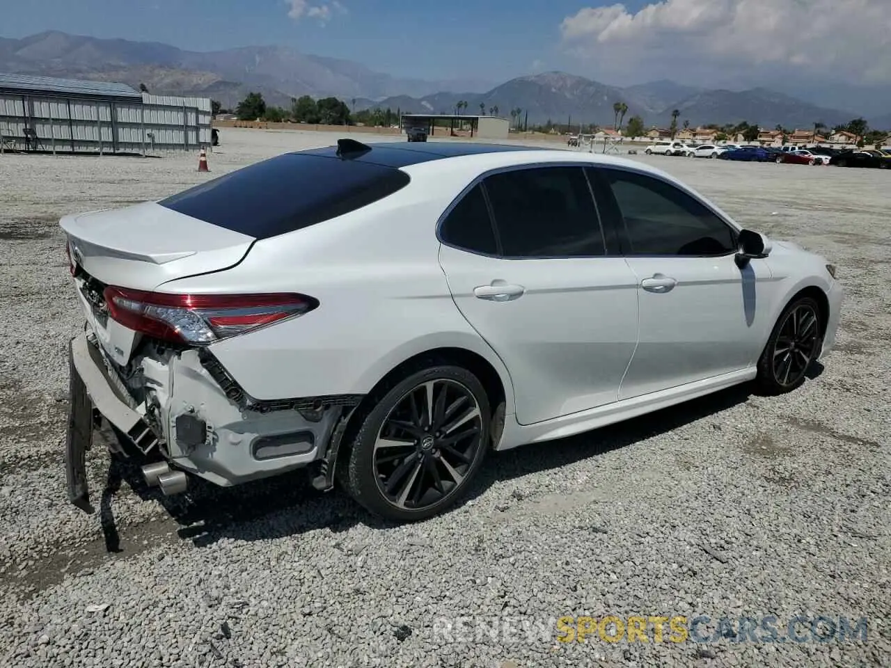 3 Фотография поврежденного автомобиля 4T1B61HK3KU682883 TOYOTA CAMRY 2019
