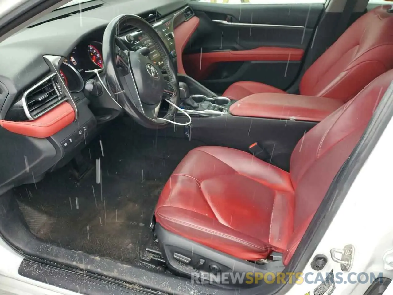 7 Photograph of a damaged car 4T1B61HK3KU717261 TOYOTA CAMRY 2019