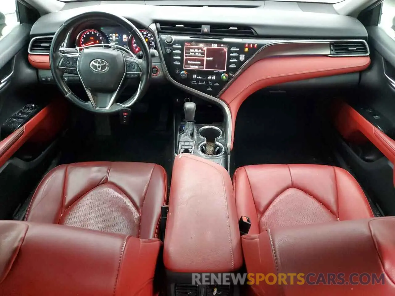 8 Photograph of a damaged car 4T1B61HK3KU717261 TOYOTA CAMRY 2019