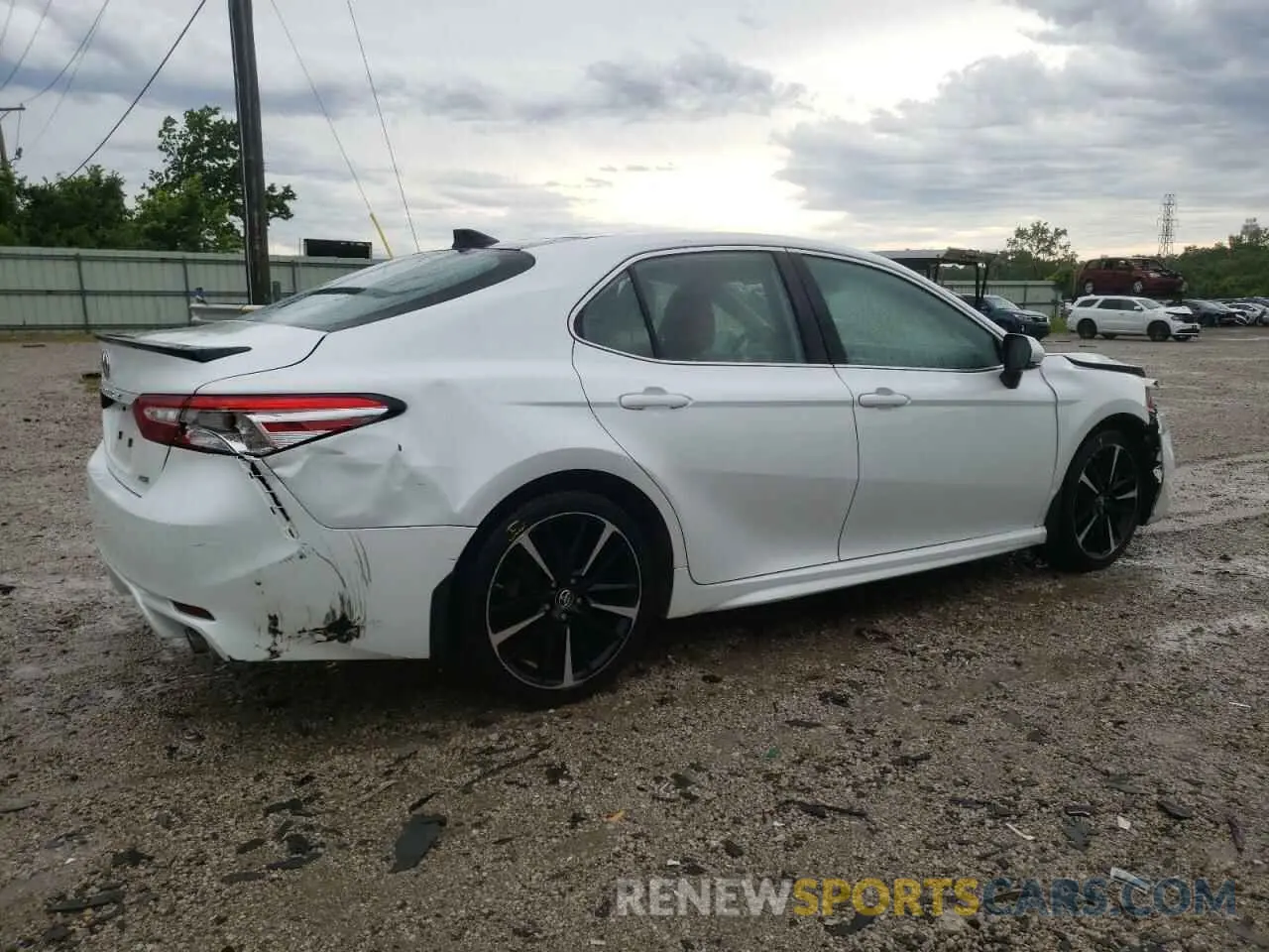 3 Фотография поврежденного автомобиля 4T1B61HK3KU718815 TOYOTA CAMRY 2019