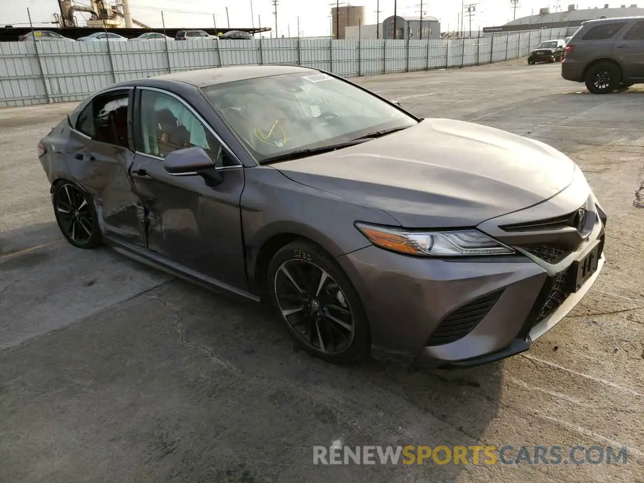 1 Фотография поврежденного автомобиля 4T1B61HK3KU737767 TOYOTA CAMRY 2019