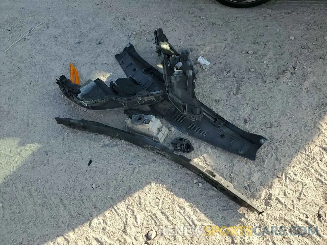12 Photograph of a damaged car 4T1B61HK3KU742371 TOYOTA CAMRY 2019