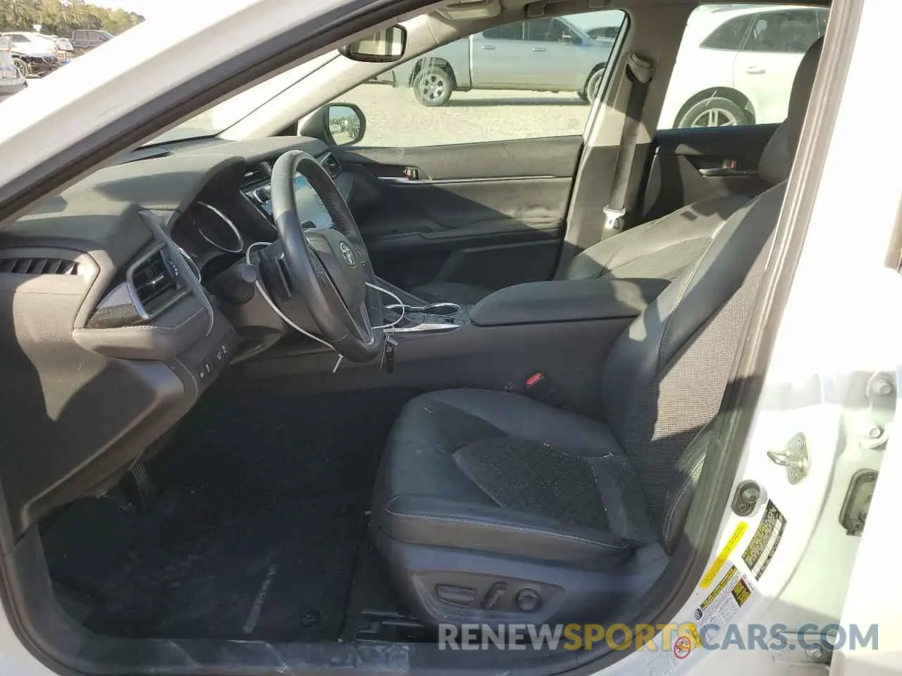 7 Photograph of a damaged car 4T1B61HK3KU742371 TOYOTA CAMRY 2019