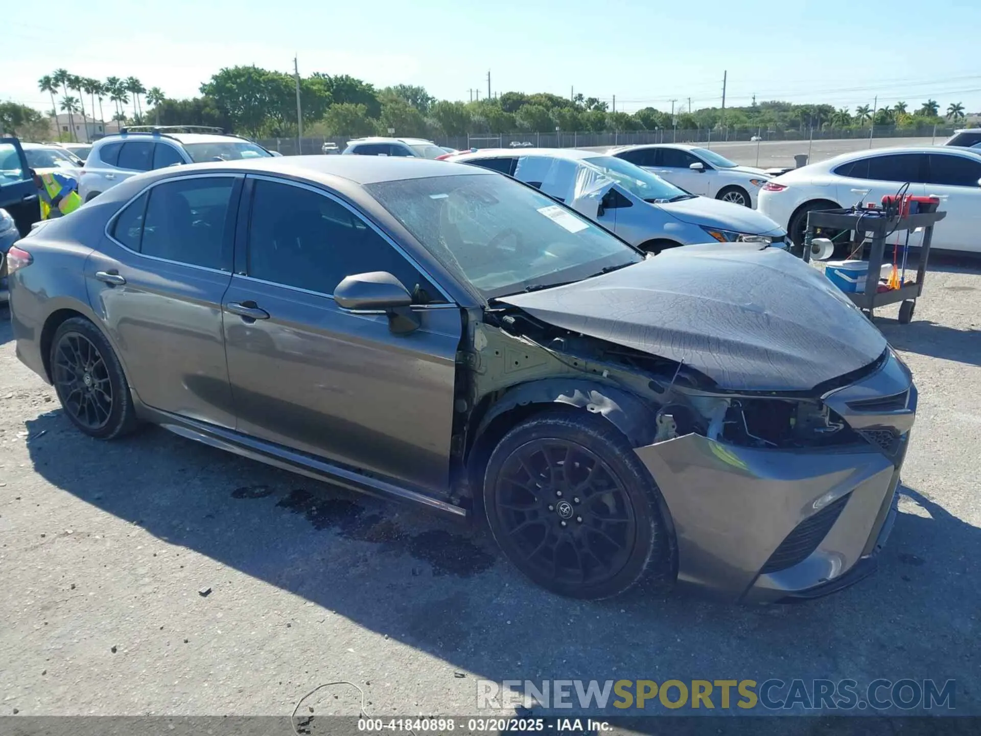 1 Photograph of a damaged car 4T1B61HK3KU770042 TOYOTA CAMRY 2019