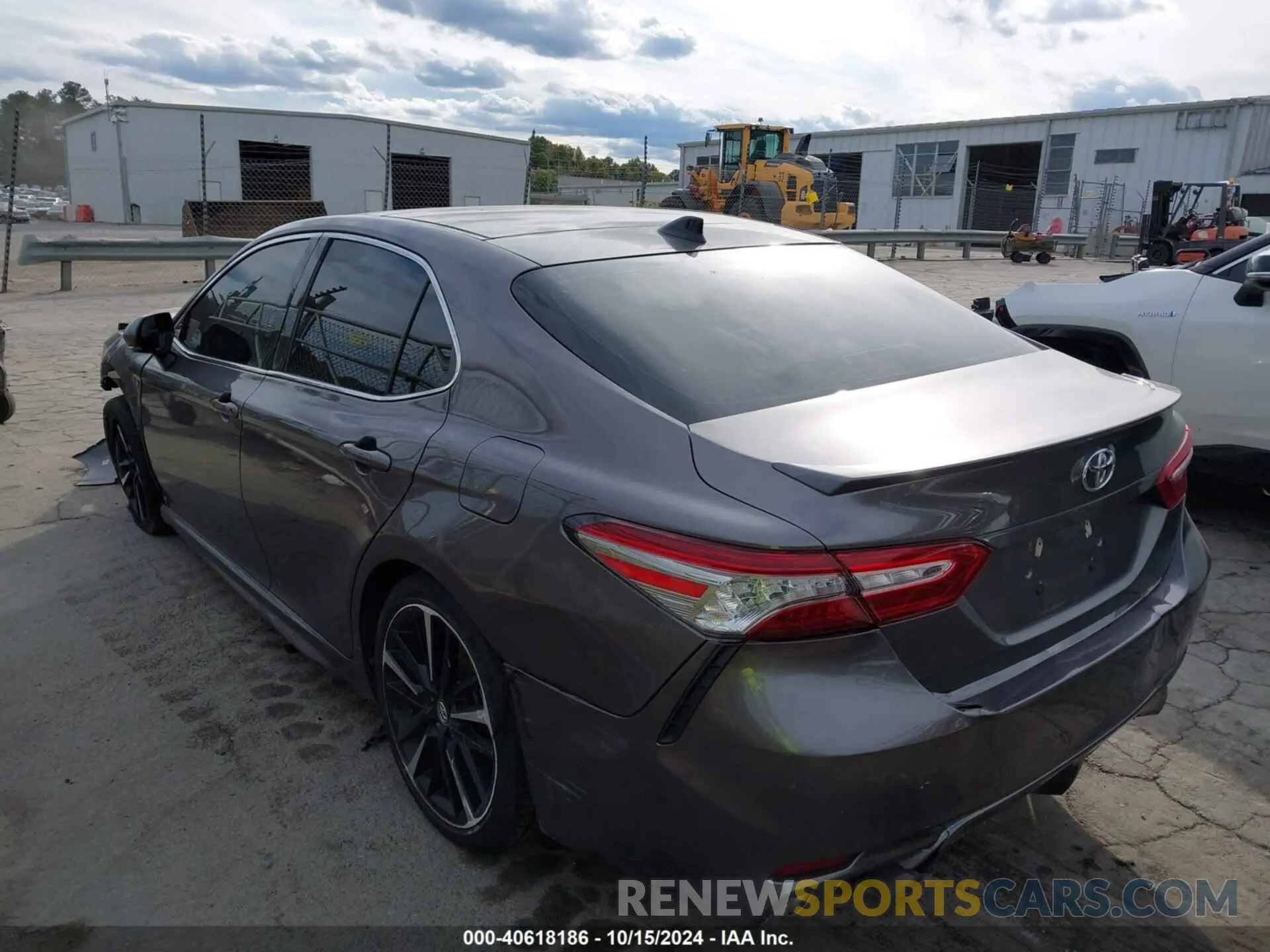 3 Фотография поврежденного автомобиля 4T1B61HK3KU784779 TOYOTA CAMRY 2019